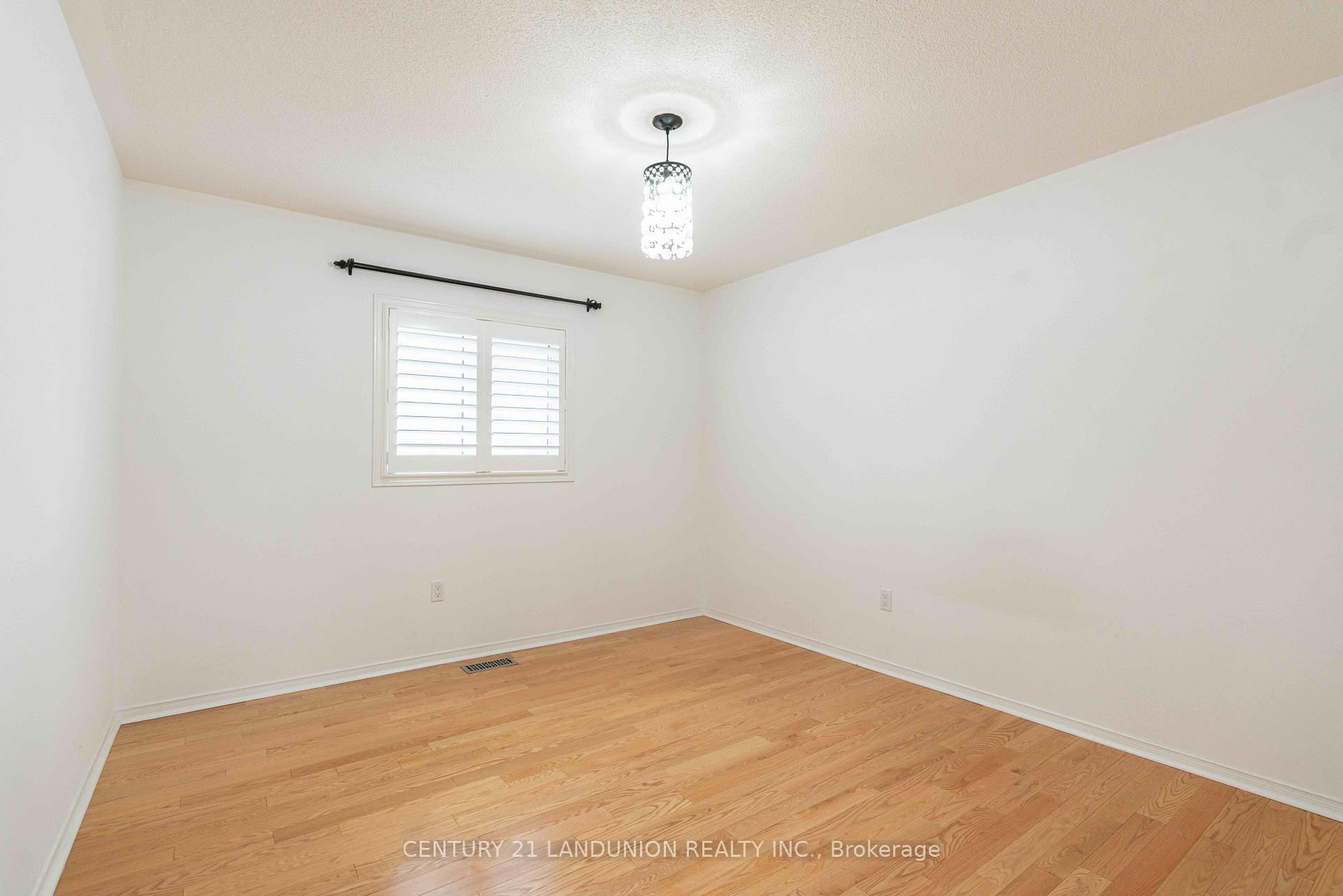 Photo 36 of 58 Stricker Avenue, Markham, Wismer — HOMEH