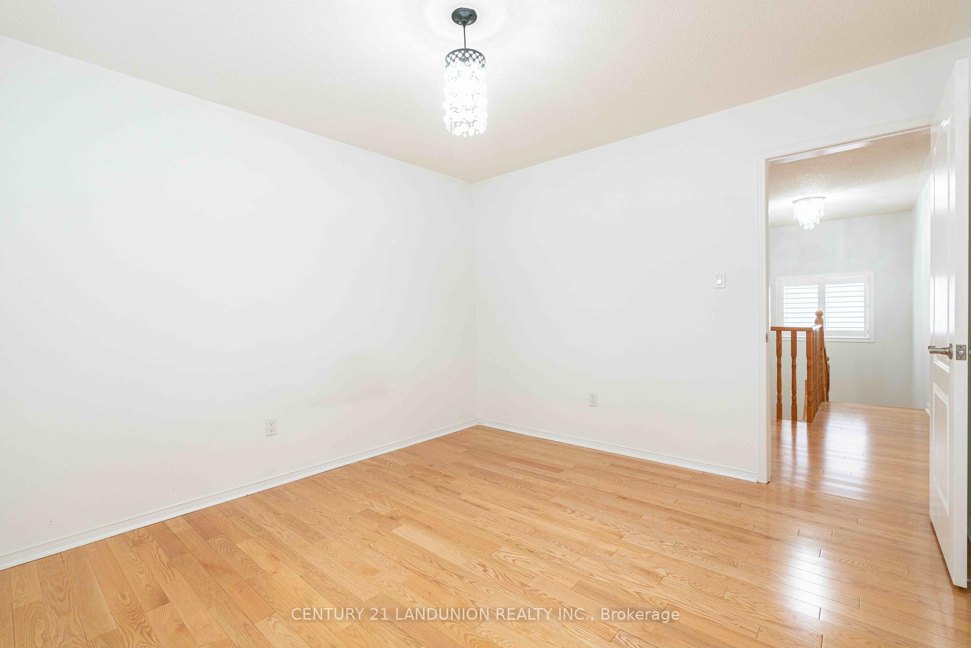 Photo 18 of 58 Stricker Avenue, Markham, Wismer — HOMEH