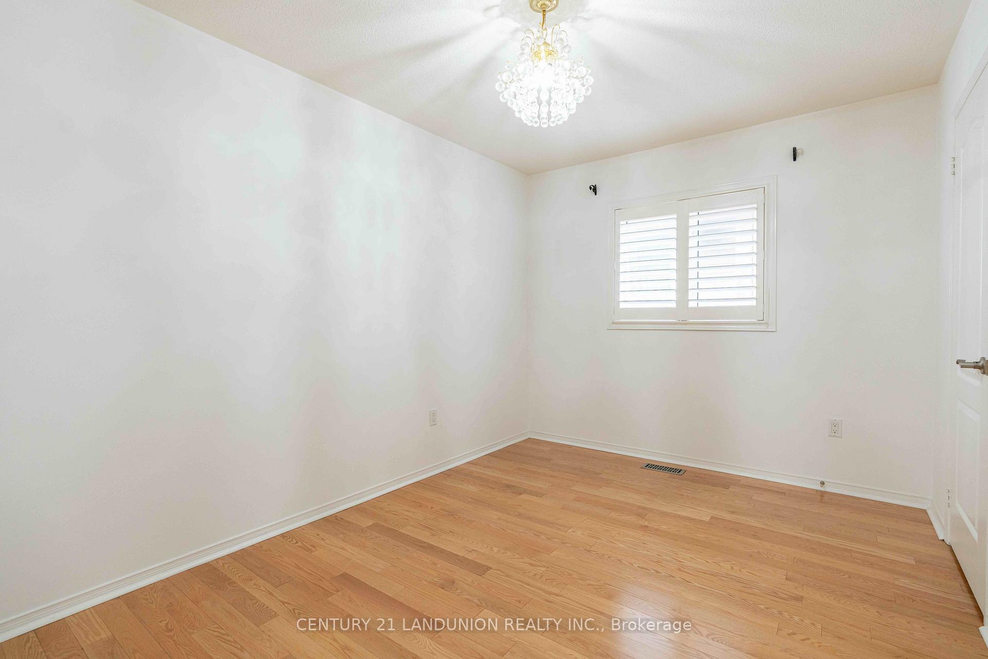 Photo 17 of 58 Stricker Avenue, Markham, Wismer — HOMEH