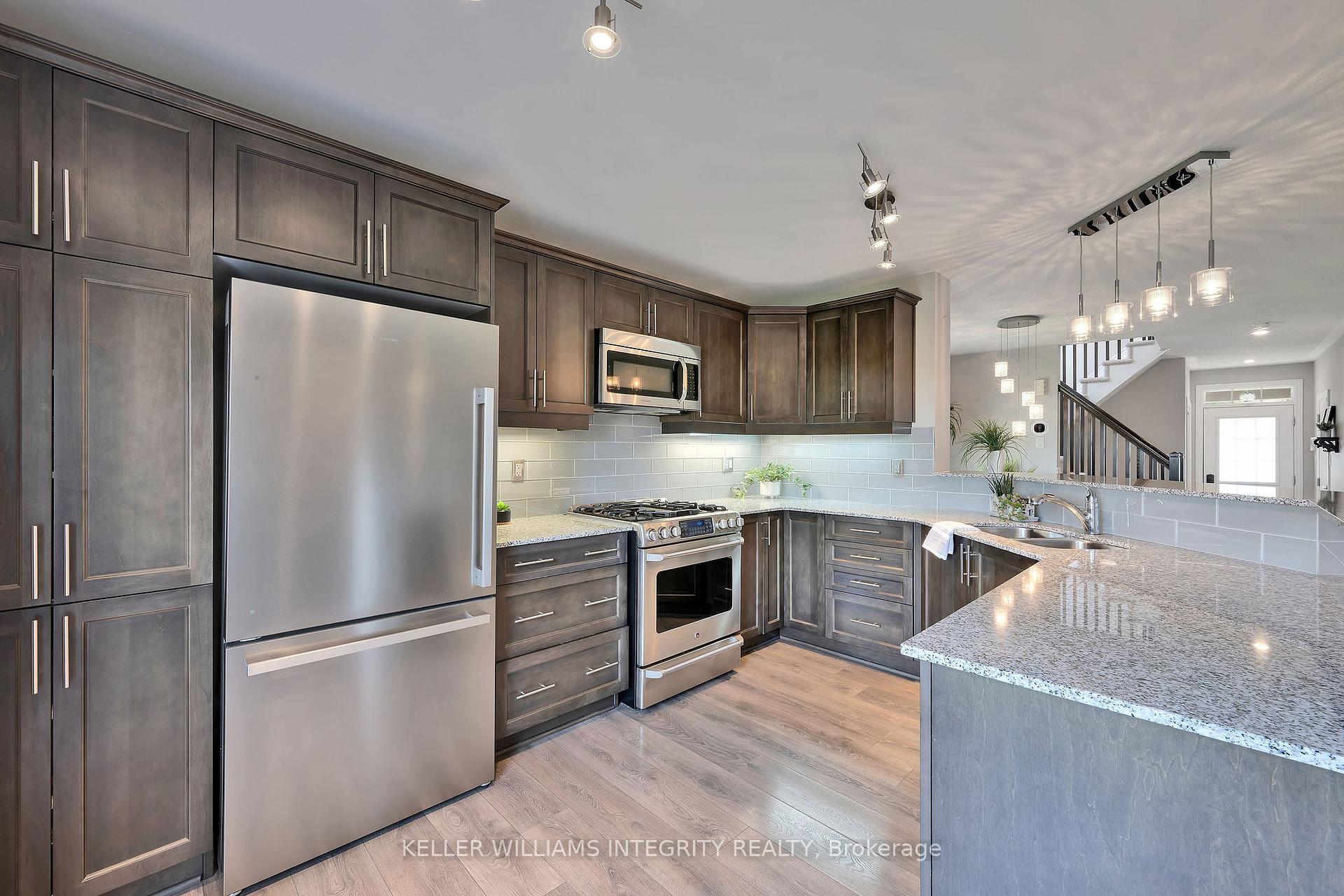 Photo 9 of 332 Astelia Crescent, Ottawa, Stittsville (North) — HOMEH