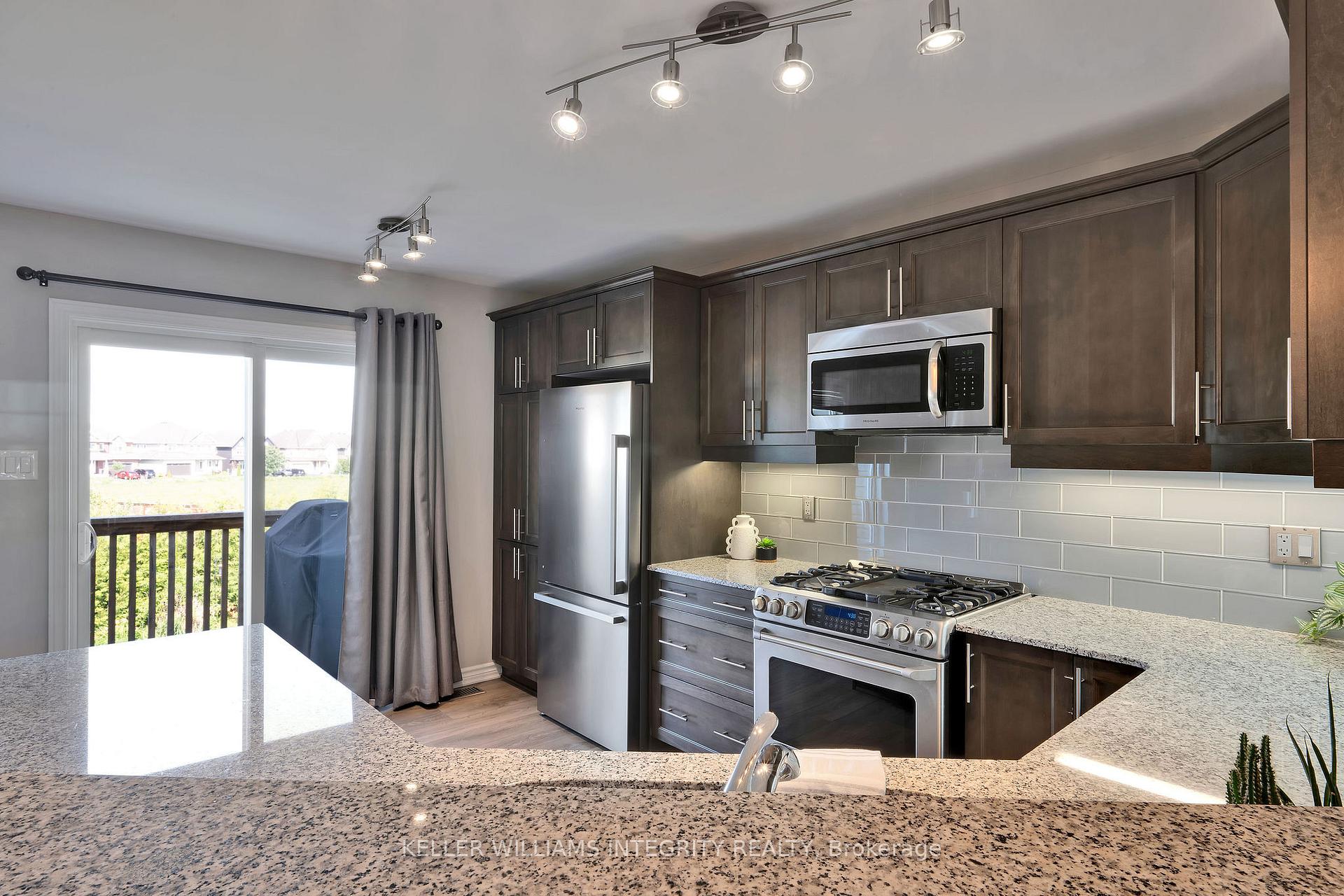 Photo 16 of 332 Astelia Crescent, Ottawa, Stittsville (North) — HOMEH