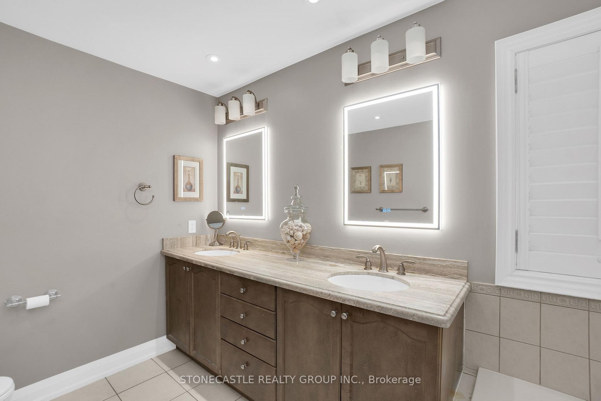 Photo 33 of 113 Rota Crescent, Vaughan, Sonoma Heights — HOMEH