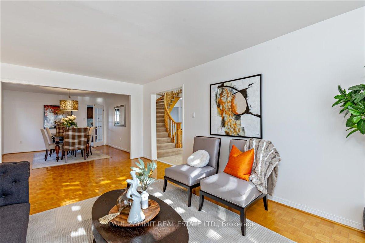 Photo 2 of 16 Parklawn Crescent, Markham, Thornlea — HOMEH