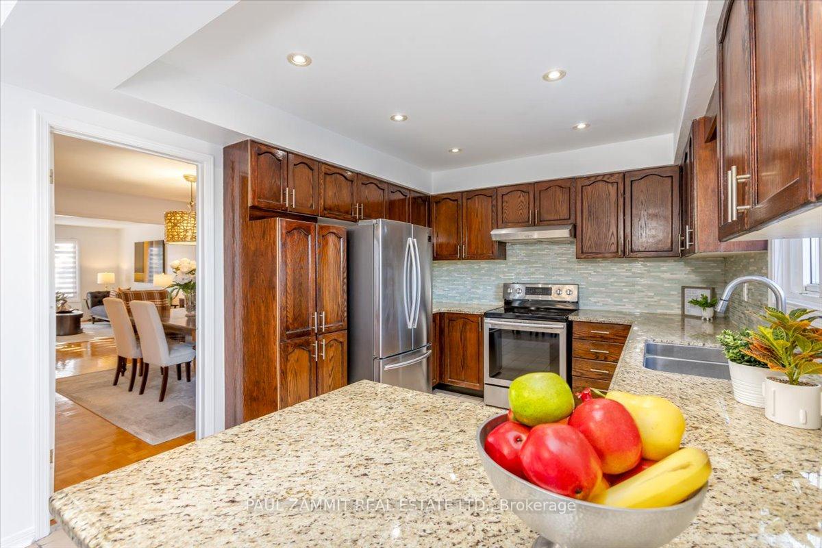 Photo 18 of 16 Parklawn Crescent, Markham, Thornlea — HOMEH