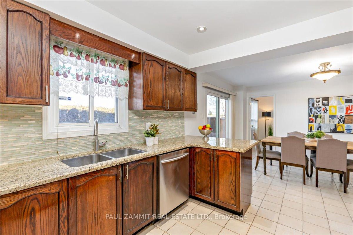 Photo 26 of 16 Parklawn Crescent, Markham, Thornlea — HOMEH