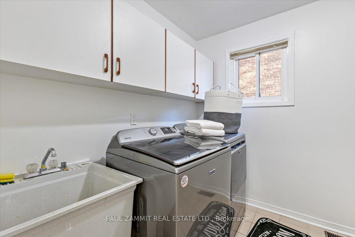 Photo 10 of 16 Parklawn Crescent, Markham, Thornlea — HOMEH