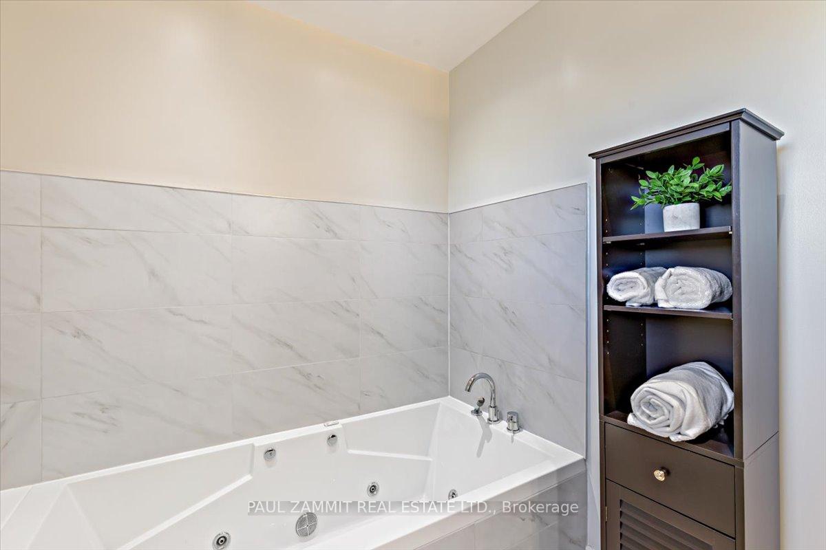 Photo 30 of 16 Parklawn Crescent, Markham, Thornlea — HOMEH
