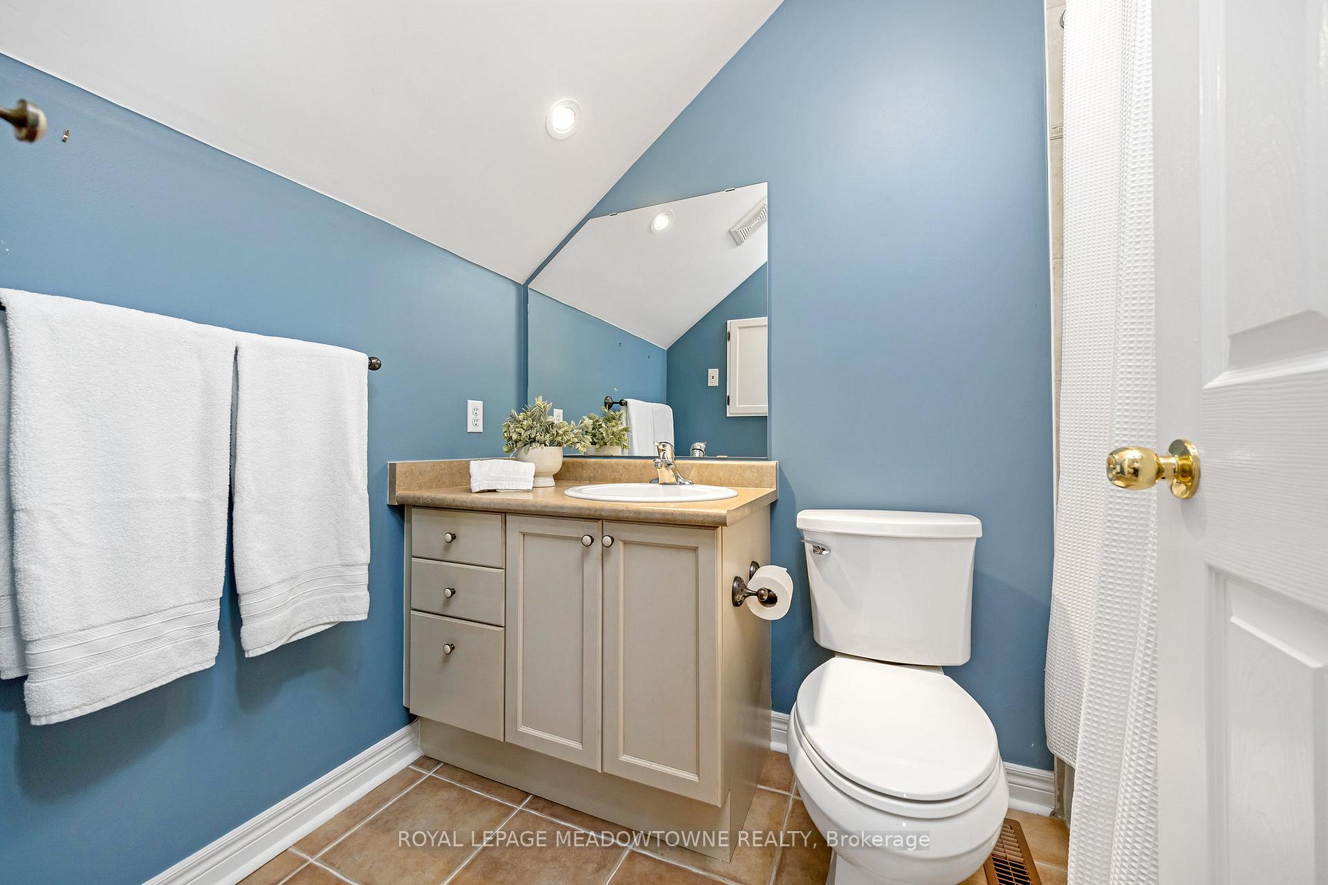 Photo 21 of 241 Ledwith Drive, Milton, Timberlea — HOMEH