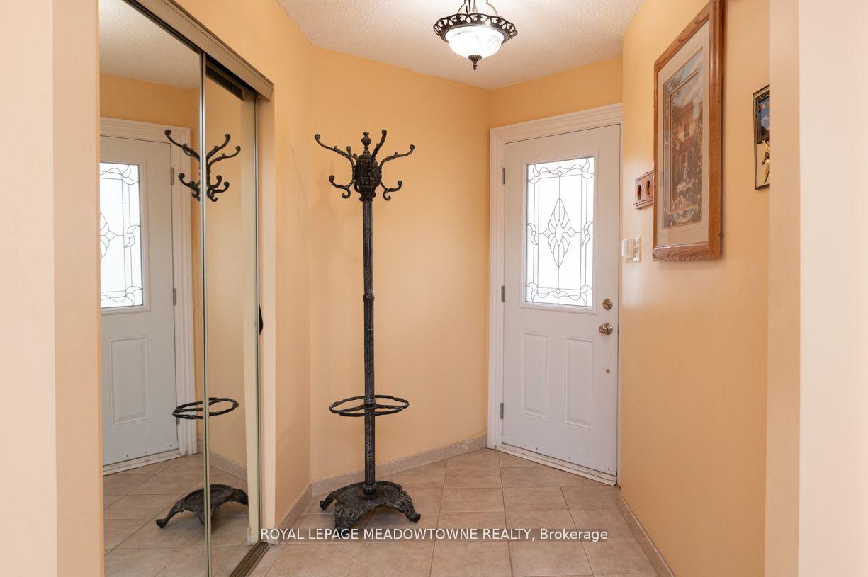 Photo 8 of 136 Harvest Moon Drive, Markham, Milliken Mills West — HOMEH