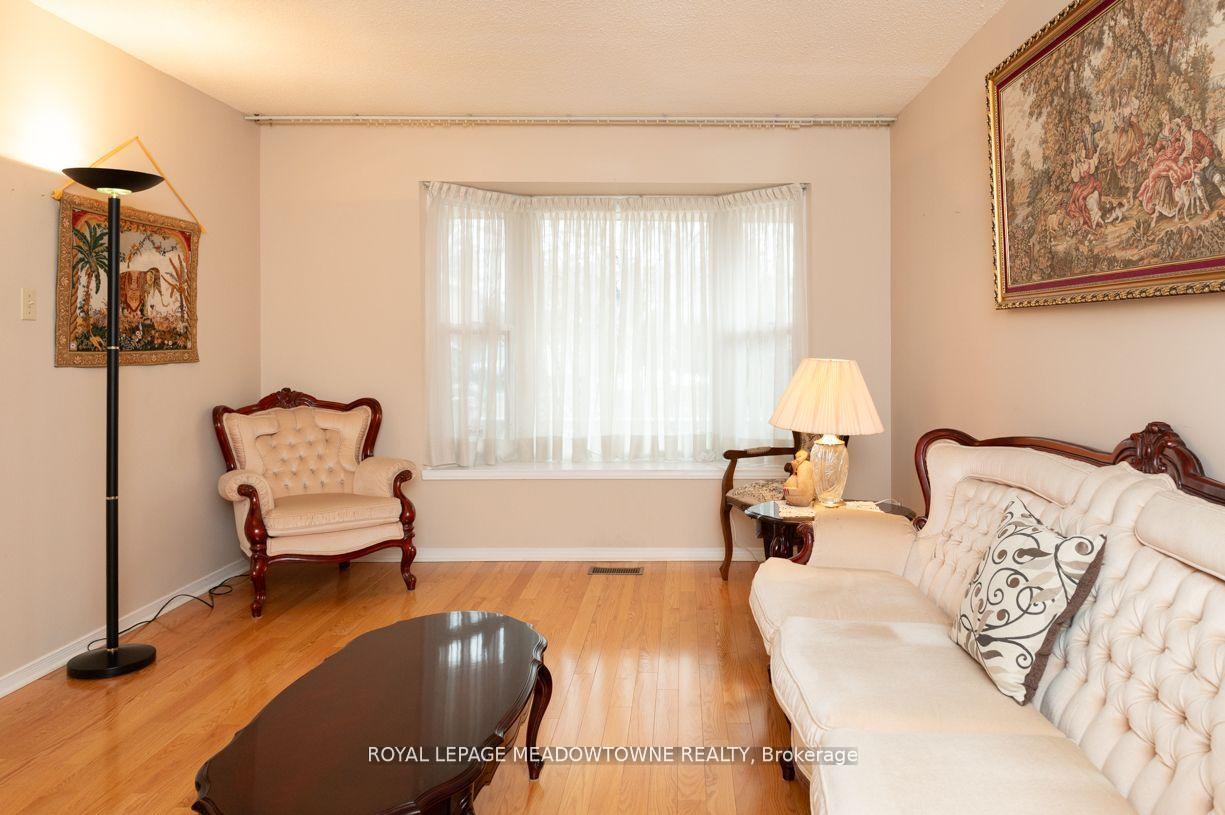 Photo 7 of 136 Harvest Moon Drive, Markham, Milliken Mills West — HOMEH