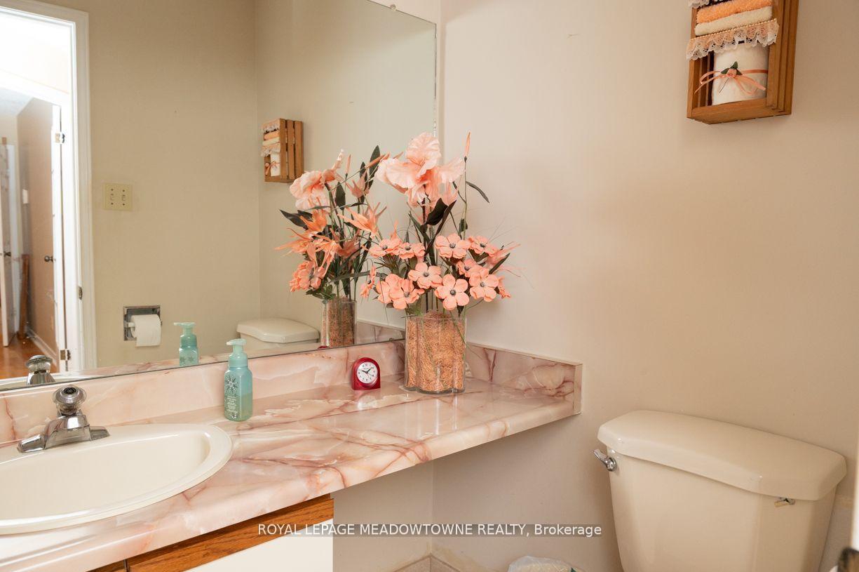Photo 10 of 136 Harvest Moon Drive, Markham, Milliken Mills West — HOMEH