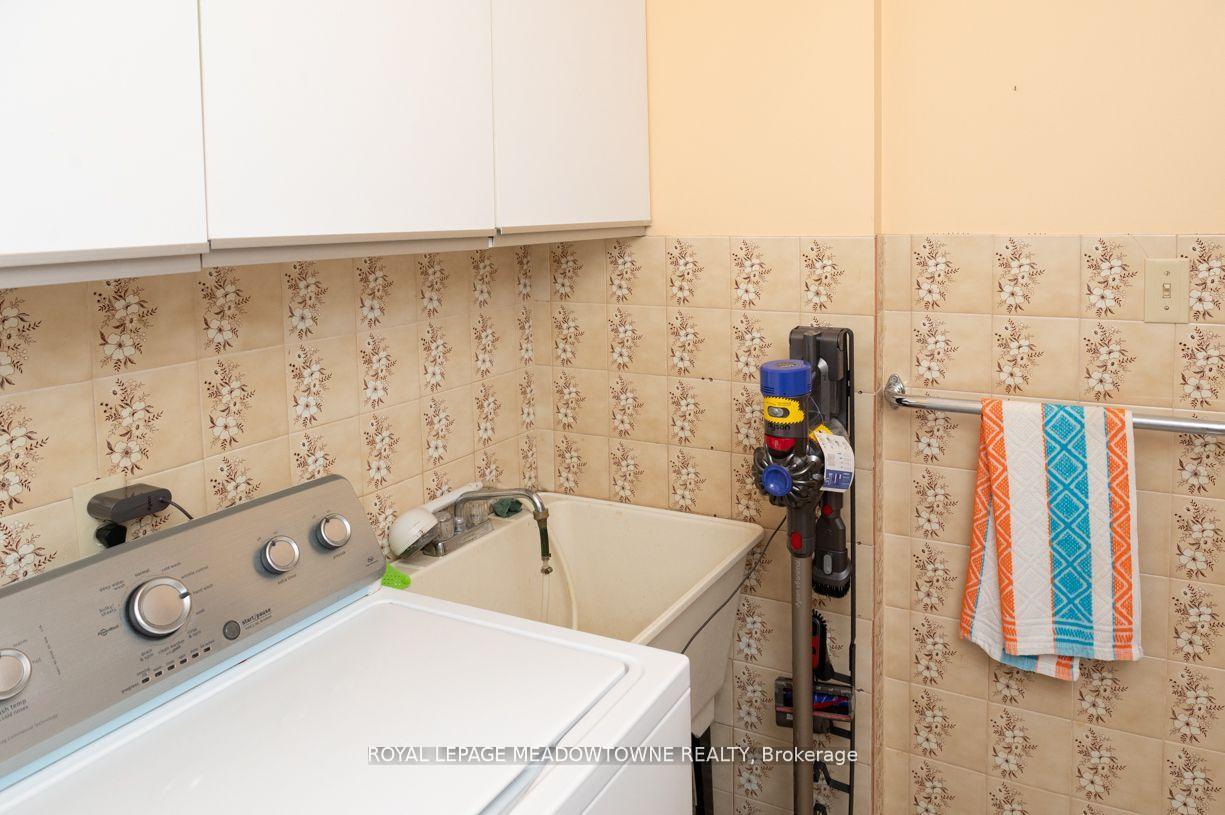 Photo 6 of 136 Harvest Moon Drive, Markham, Milliken Mills West — HOMEH