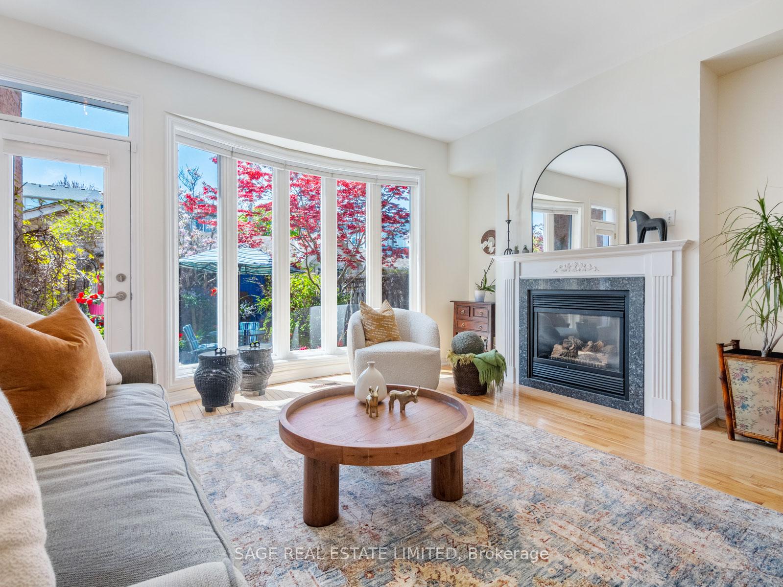 Photo 3 of 116 Boardwalk Drive, Toronto, The Beaches — HOMEH