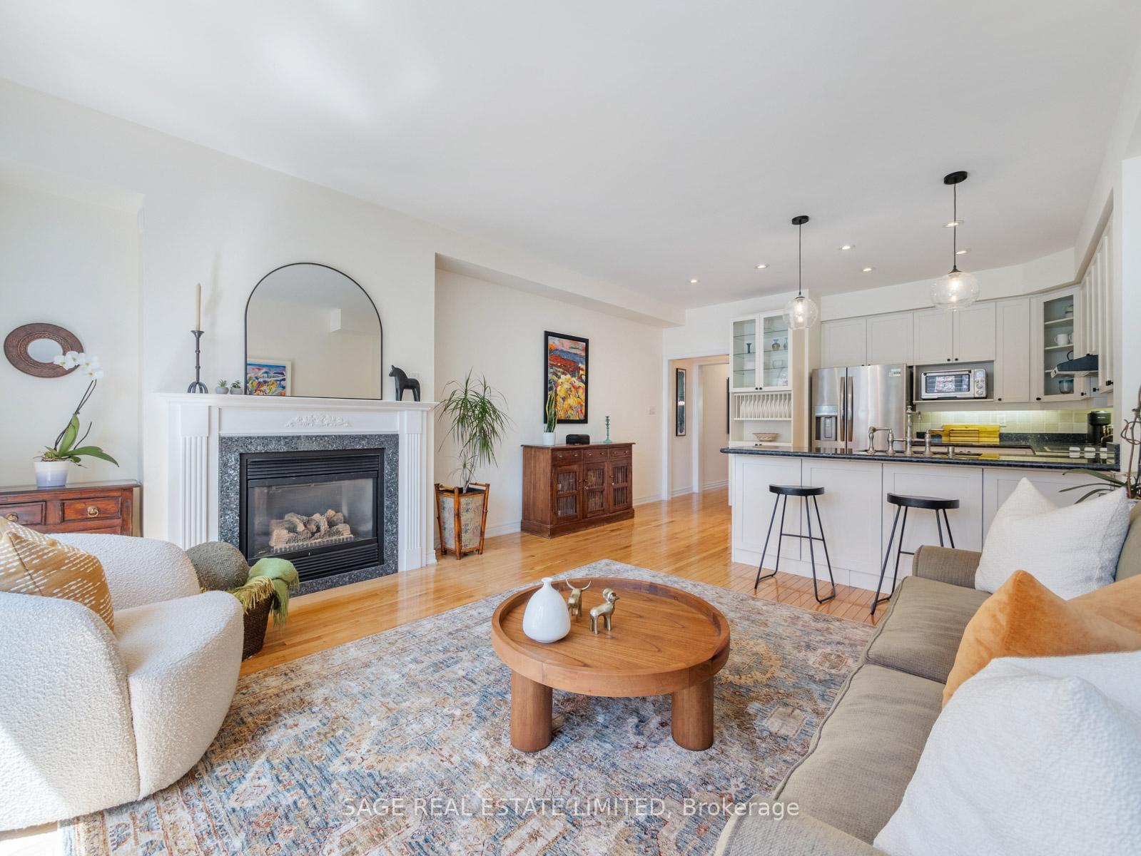 Photo 5 of 116 Boardwalk Drive, Toronto, The Beaches — HOMEH