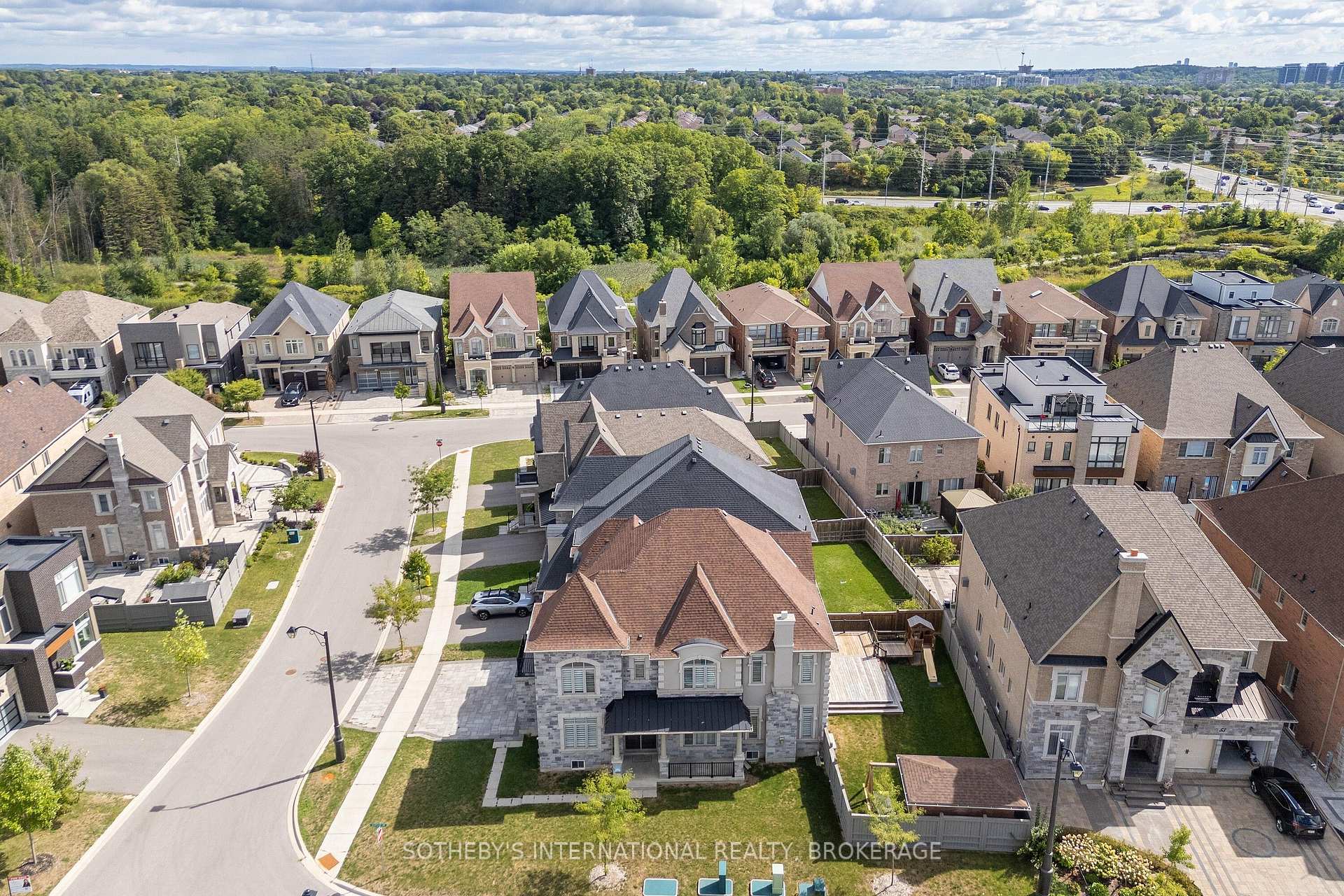 Photo 35 of 33 Conger Street, Vaughan, Maple — HOMEH