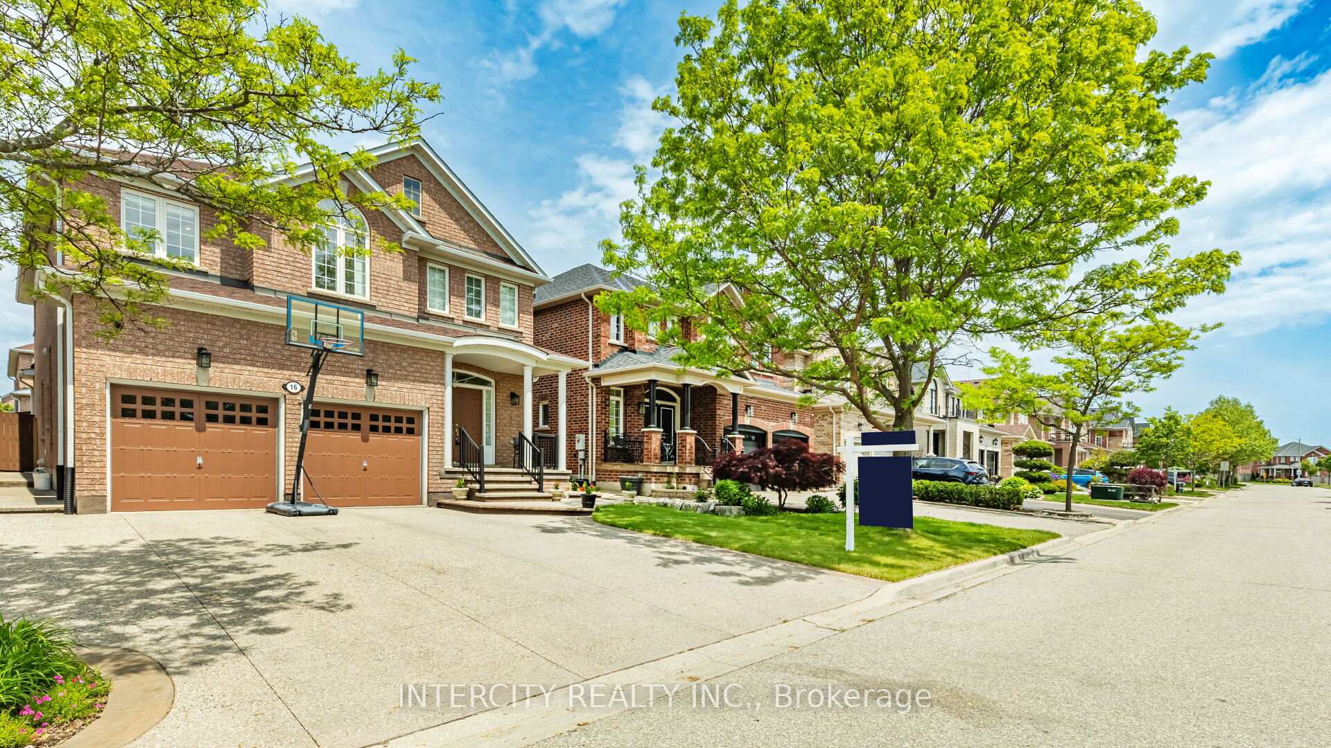 Photo 35 of 16 Venice Gate Drive, Vaughan, Vellore Village — HOMEH