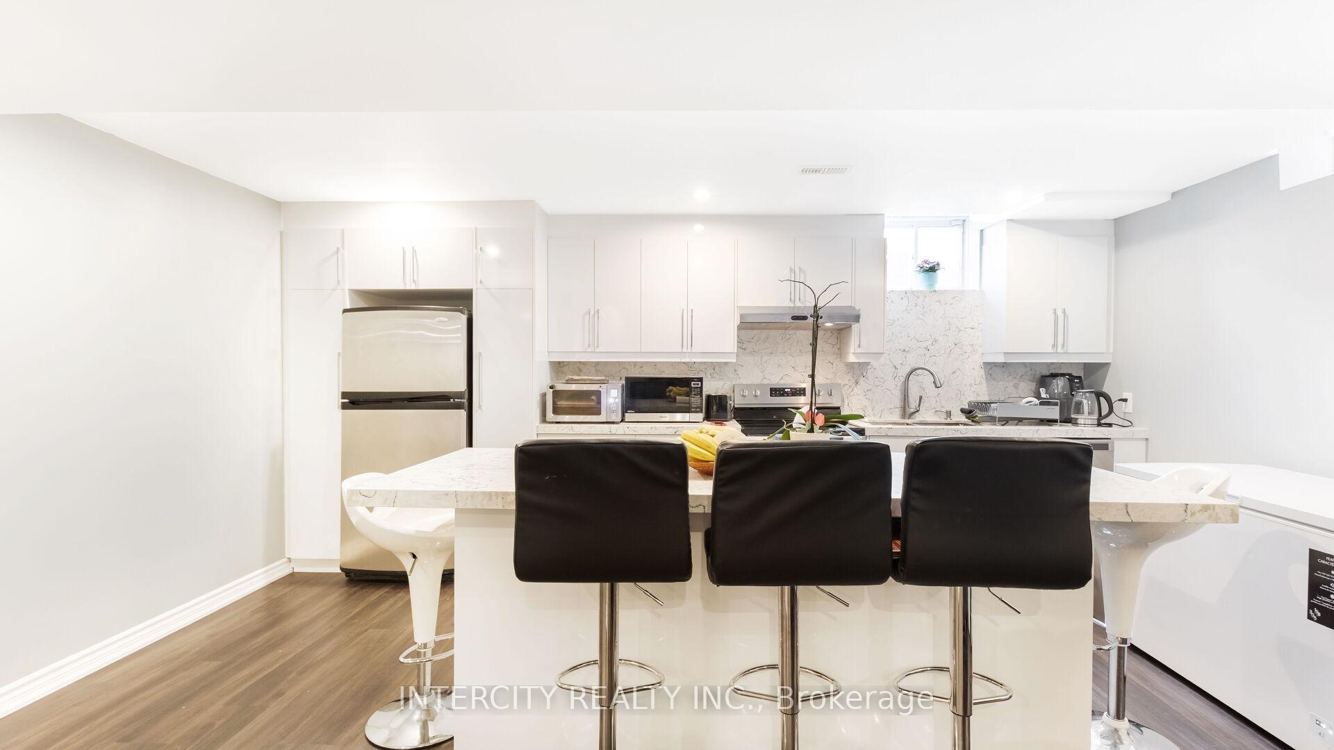 Photo 27 of 16 Venice Gate Drive, Vaughan, Vellore Village — HOMEH