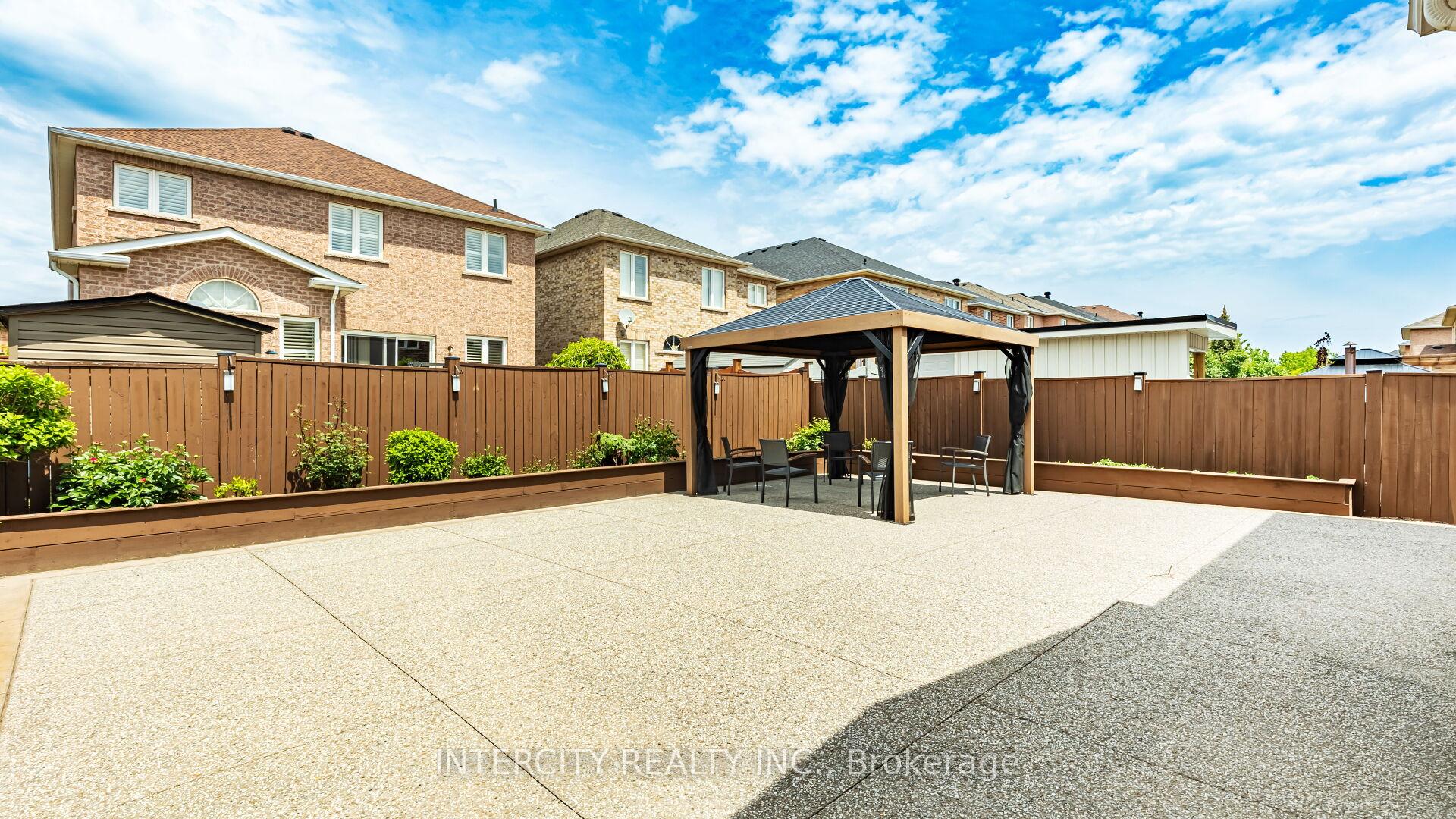 Photo 16 of 16 Venice Gate Drive, Vaughan, Vellore Village — HOMEH