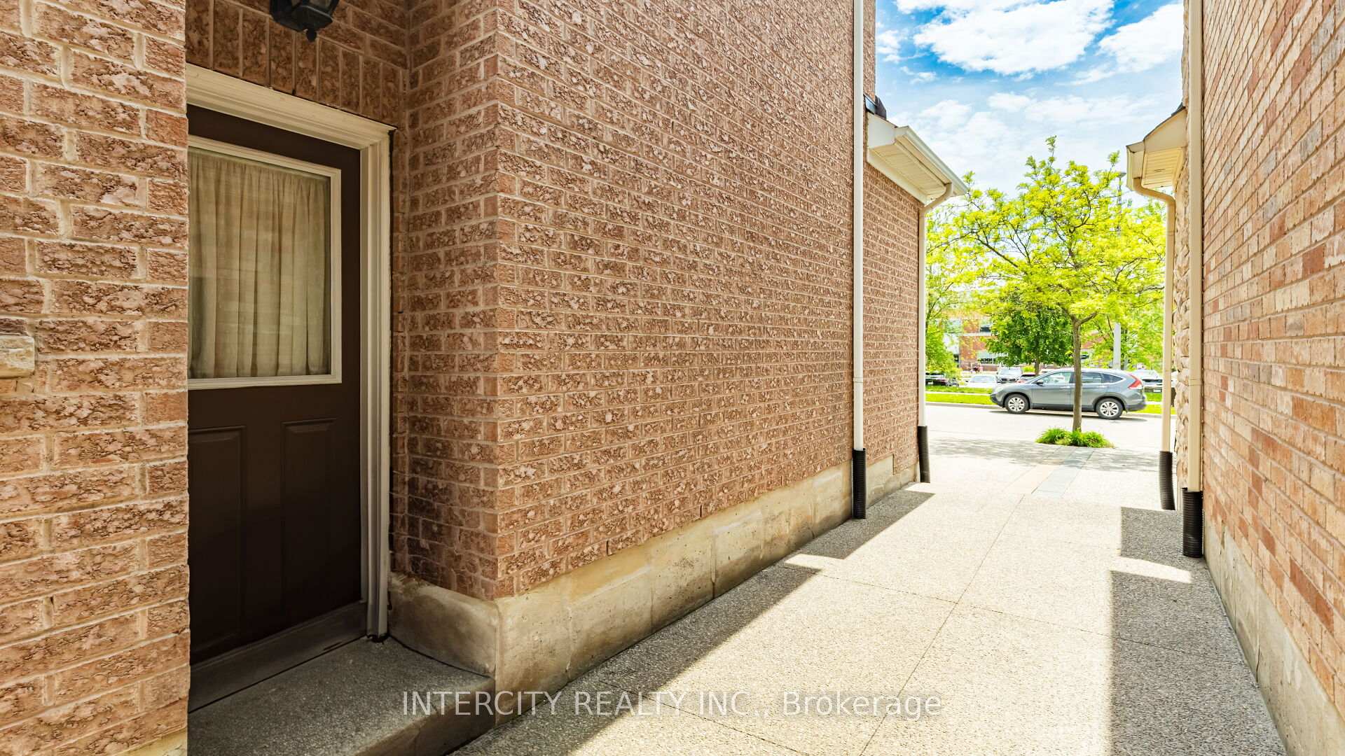 Photo 30 of 16 Venice Gate Drive, Vaughan, Vellore Village — HOMEH