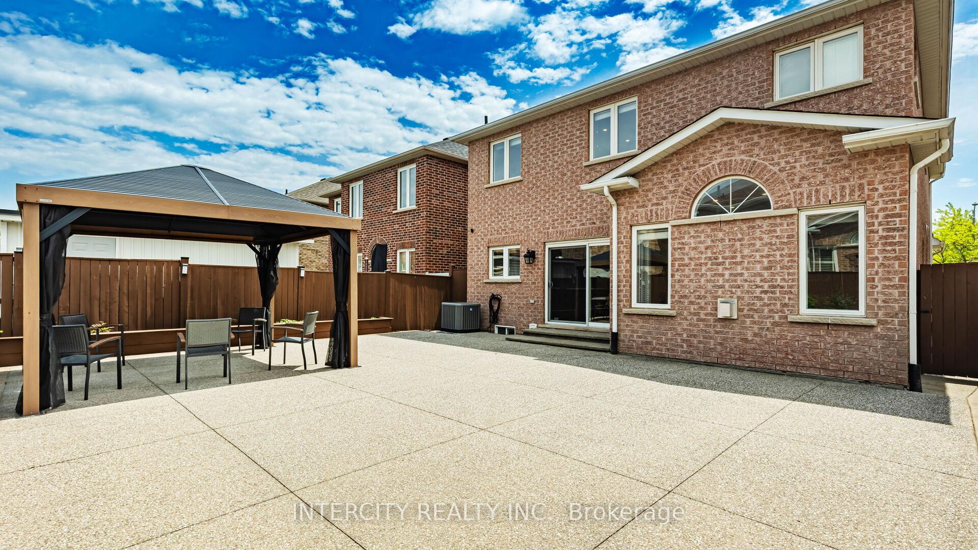 Photo 25 of 16 Venice Gate Drive, Vaughan, Vellore Village — HOMEH