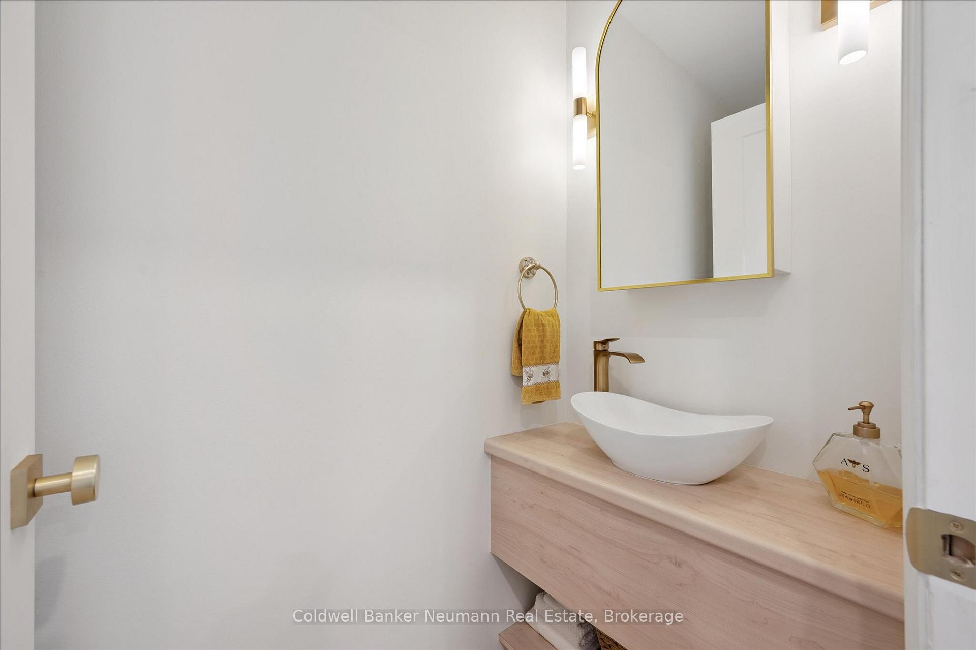 Photo 4 of 230 Dublin Street N, Guelph, Downtown — HOMEH