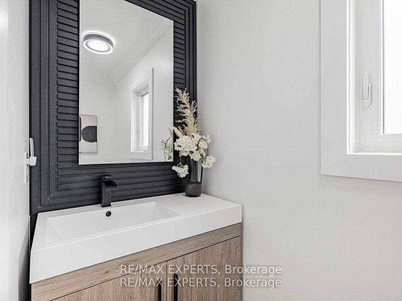 Photo 3 of 267 Sunset Ridge, Vaughan, Sonoma Heights — HOMEH