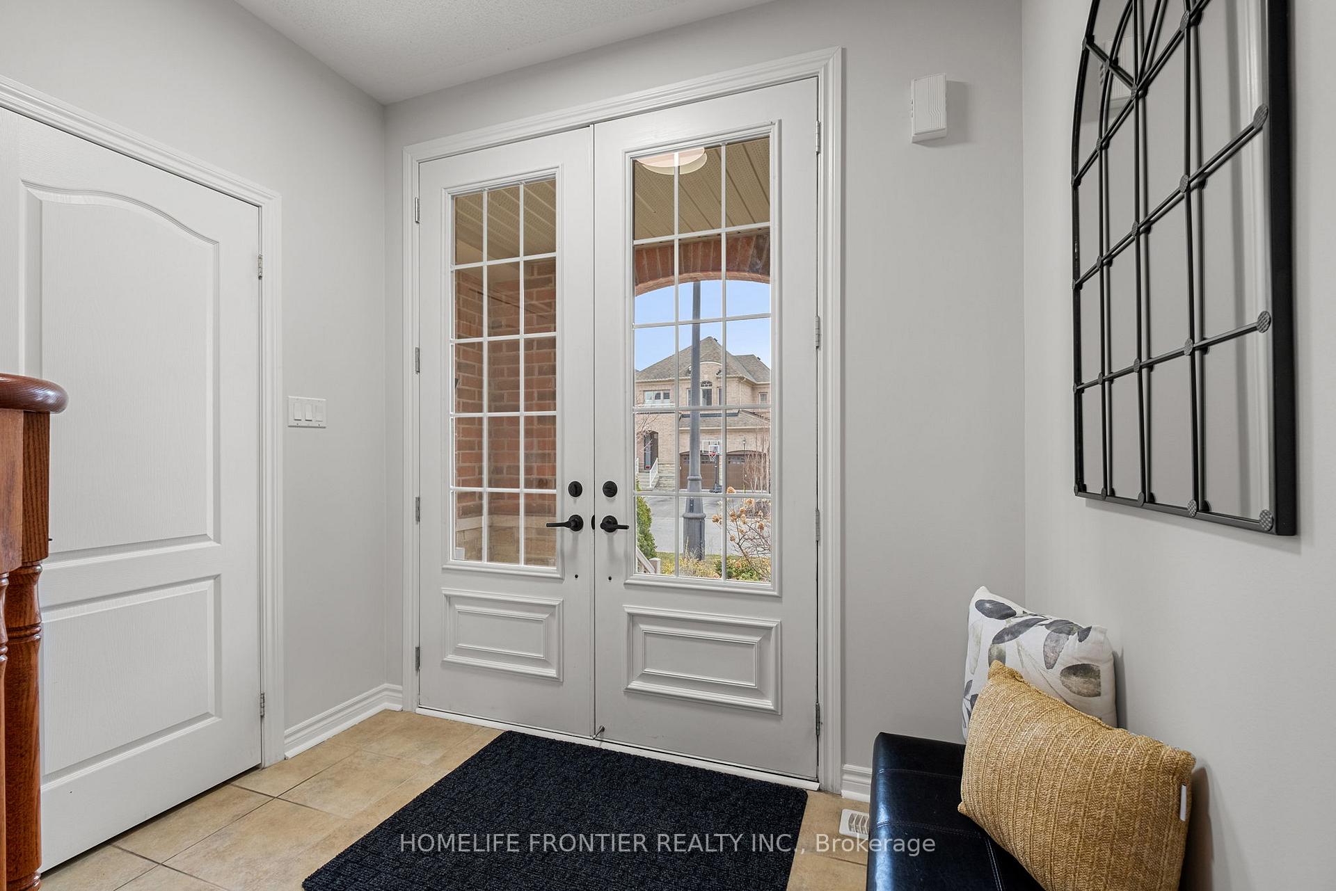 Photo 6 of 92 Wardlaw Place, Vaughan, Vellore Village — HOMEH