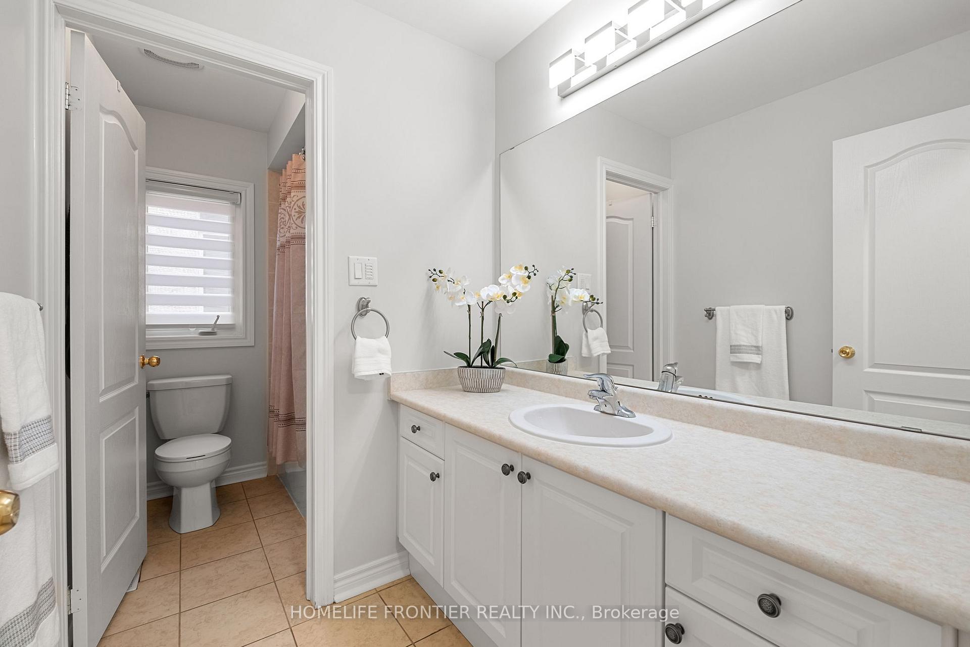 Photo 2 of 92 Wardlaw Place, Vaughan, Vellore Village — HOMEH