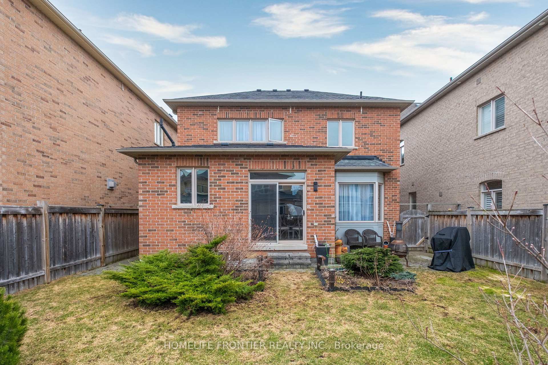 Photo 14 of 92 Wardlaw Place, Vaughan, Vellore Village — HOMEH