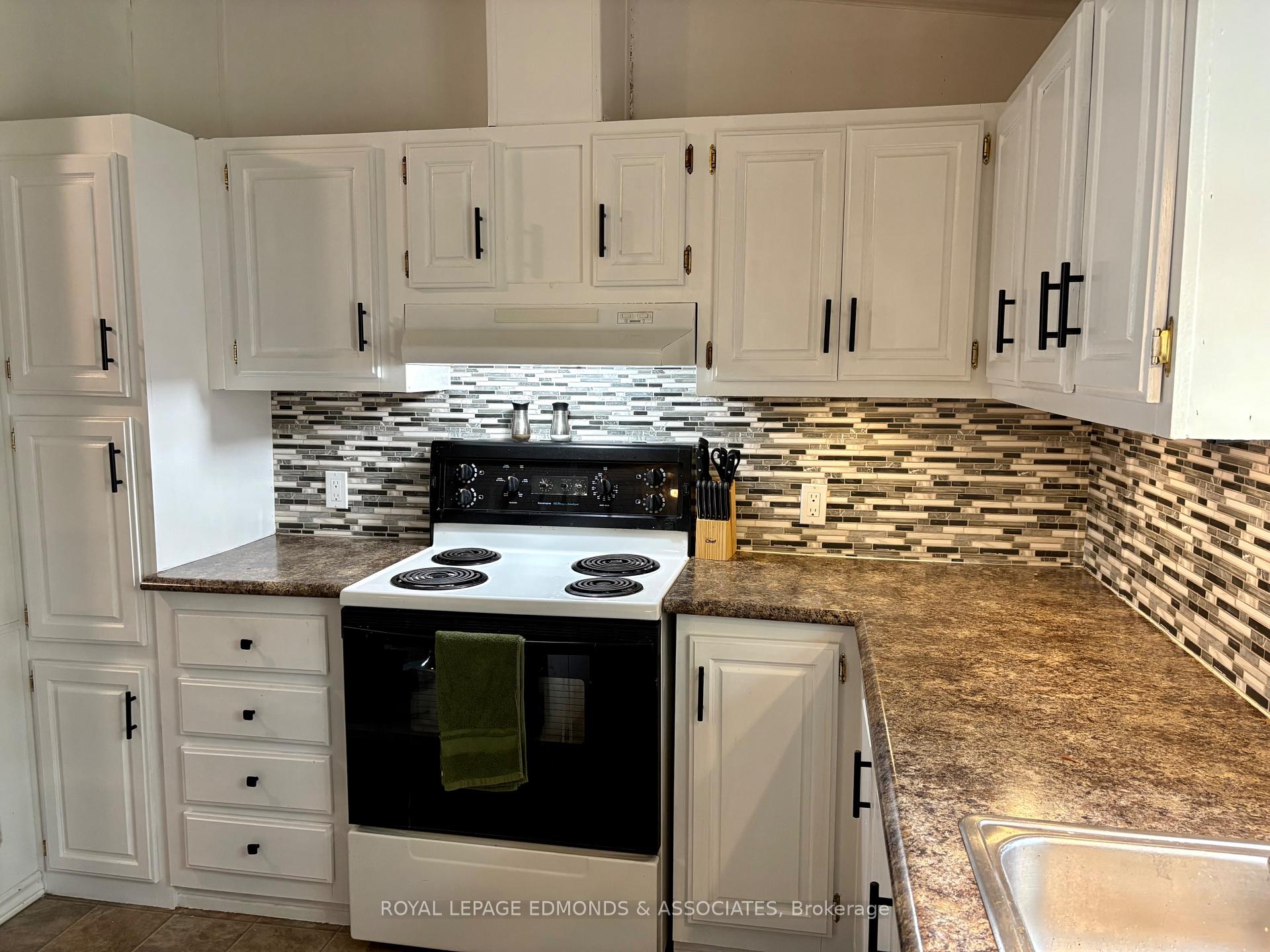 Photo 11 of 55 Pinehurst Estates, Petawawa — HOMEH