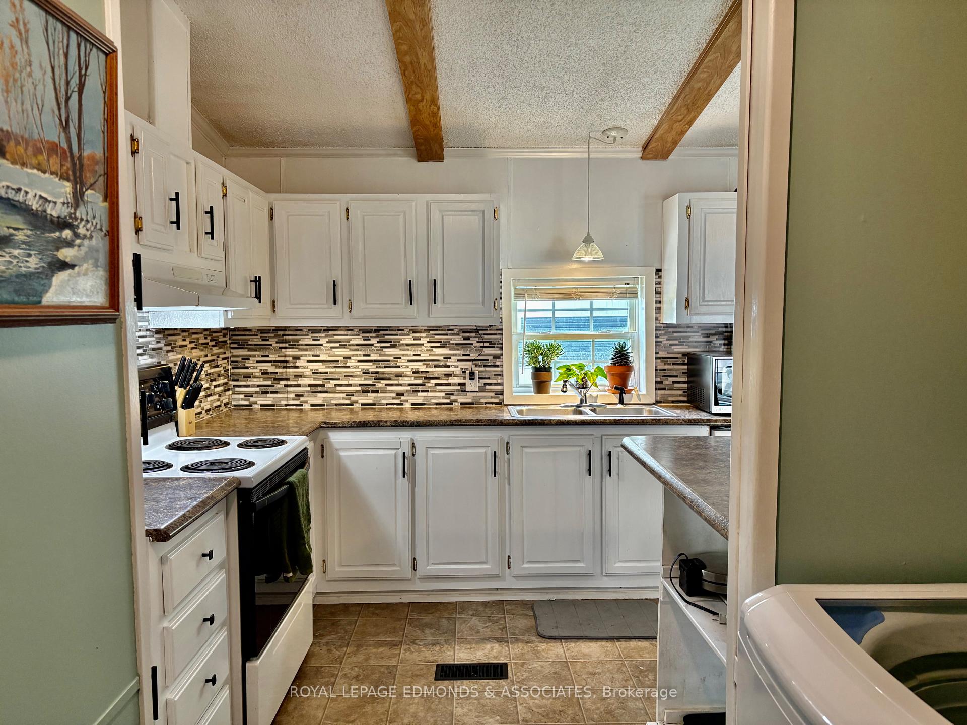 Photo 8 of 55 Pinehurst Estates, Petawawa — HOMEH