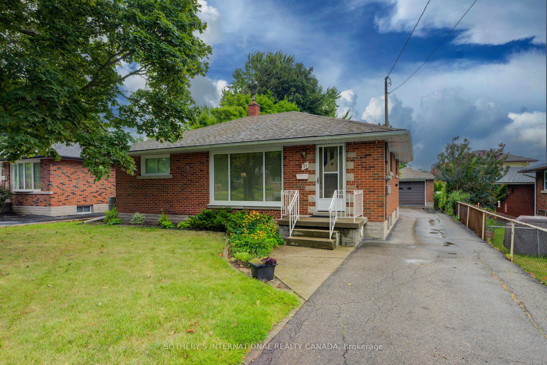 Photo 1 of 51 Ottawa Crescent W, Guelph, St. George's — HOMEH
