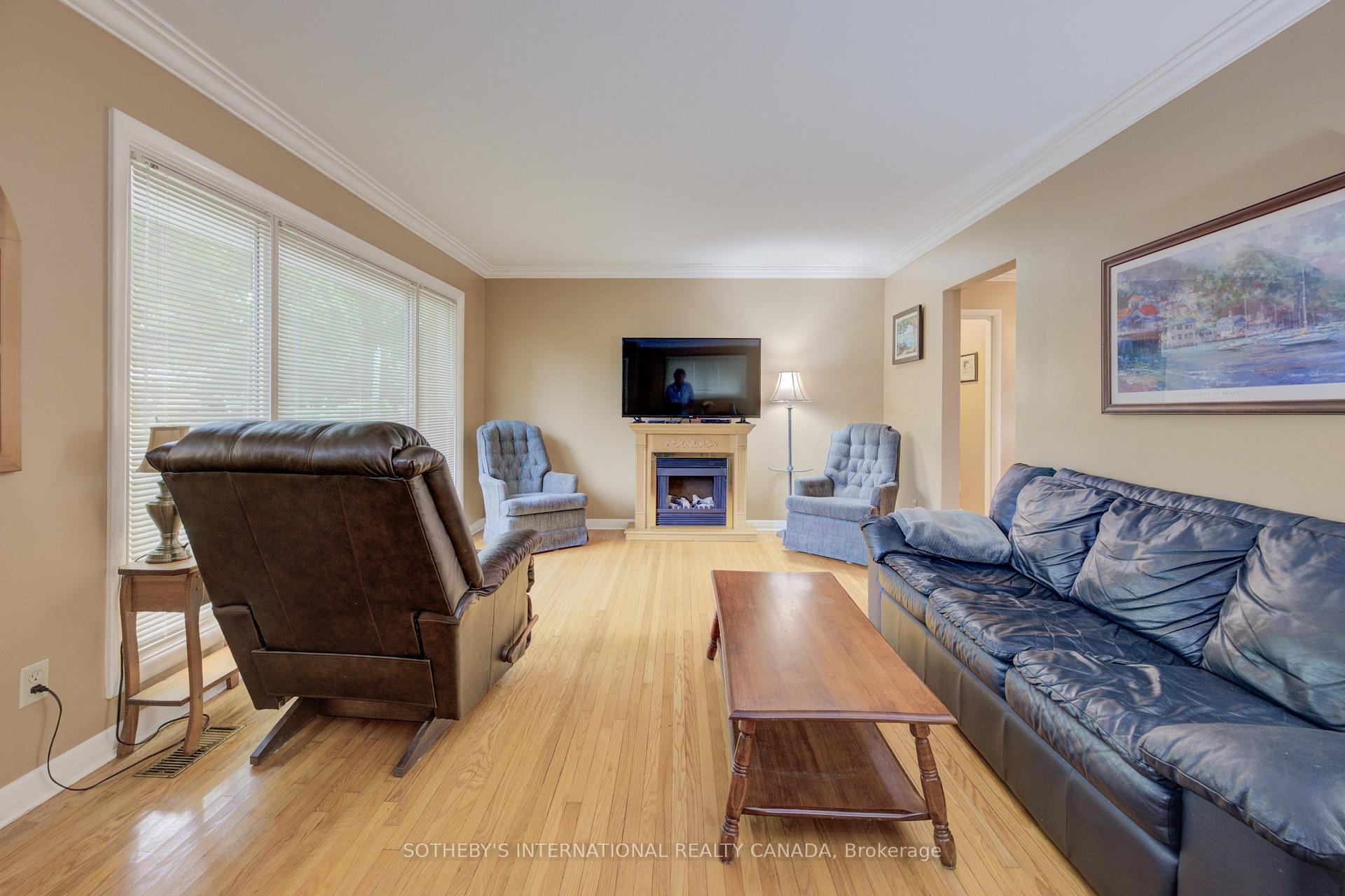 Photo 16 of 51 Ottawa Crescent W, Guelph, St. George's — HOMEH