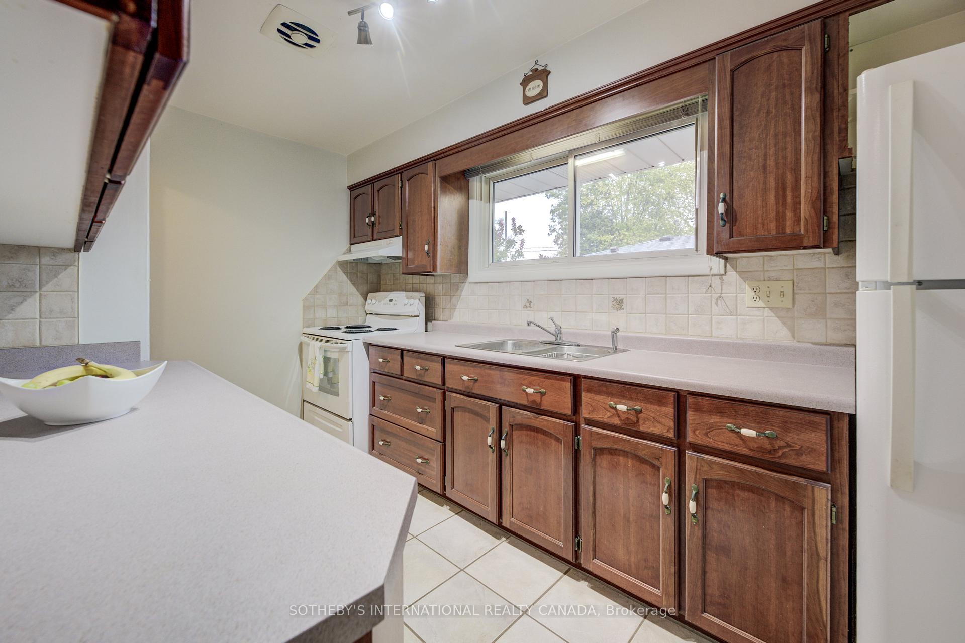 Photo 11 of 51 Ottawa Crescent W, Guelph, St. George's — HOMEH