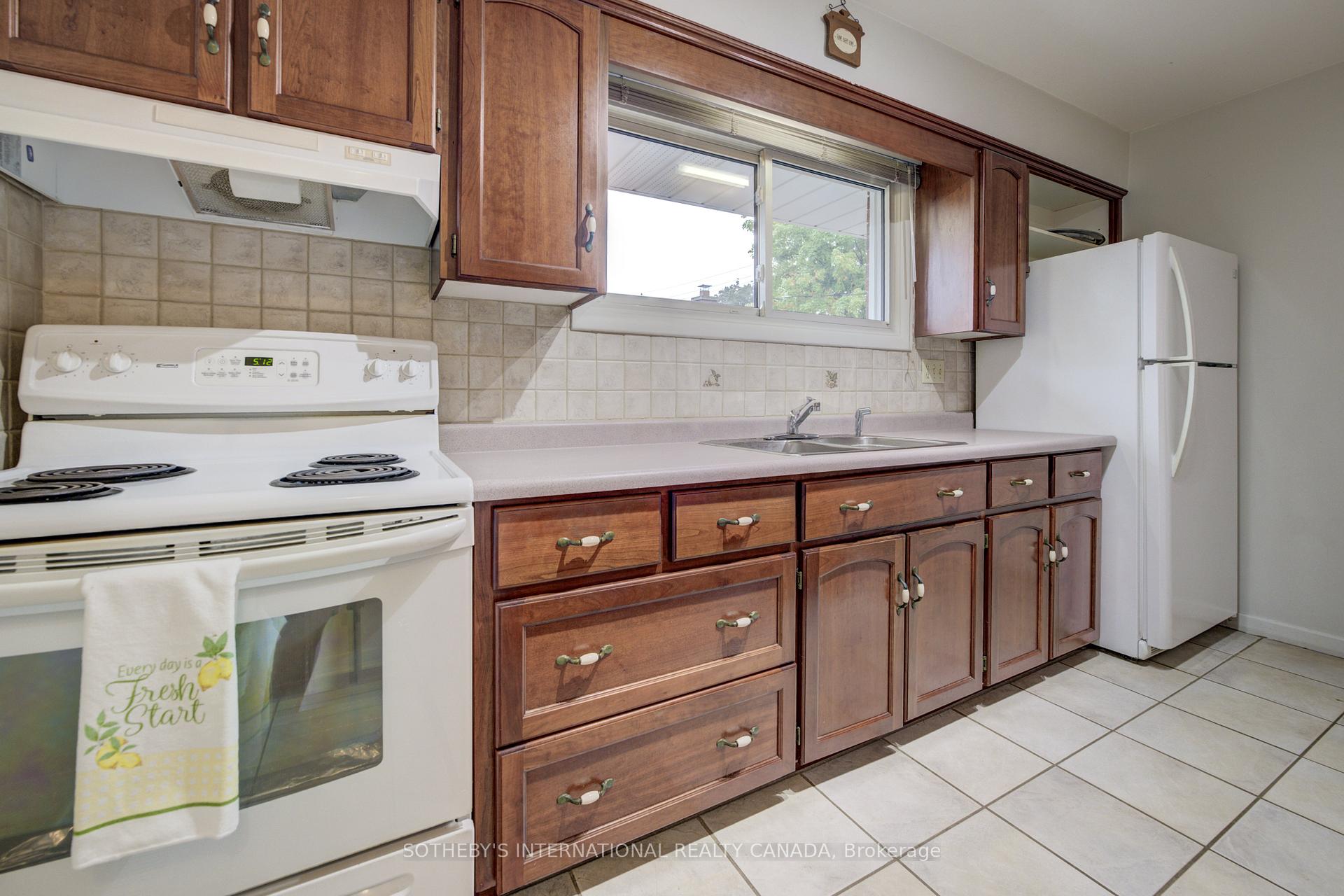 Photo 12 of 51 Ottawa Crescent W, Guelph, St. George's — HOMEH