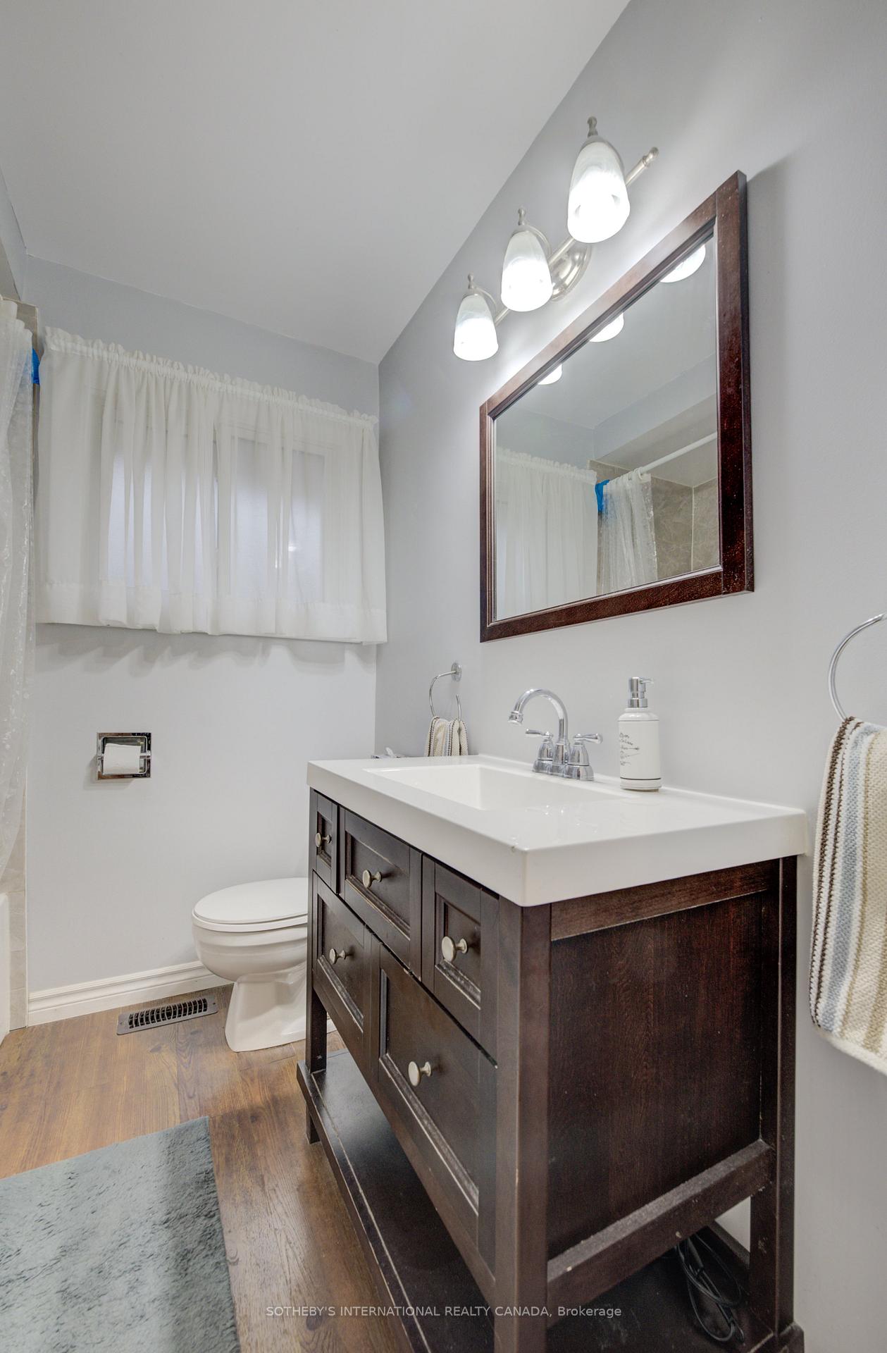 Photo 18 of 51 Ottawa Crescent W, Guelph, St. George's — HOMEH