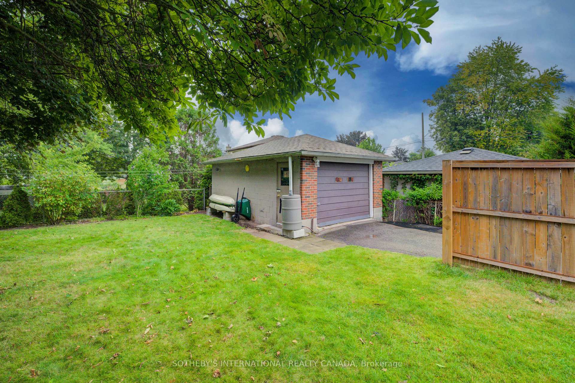 Photo 26 of 51 Ottawa Crescent W, Guelph, St. George's — HOMEH