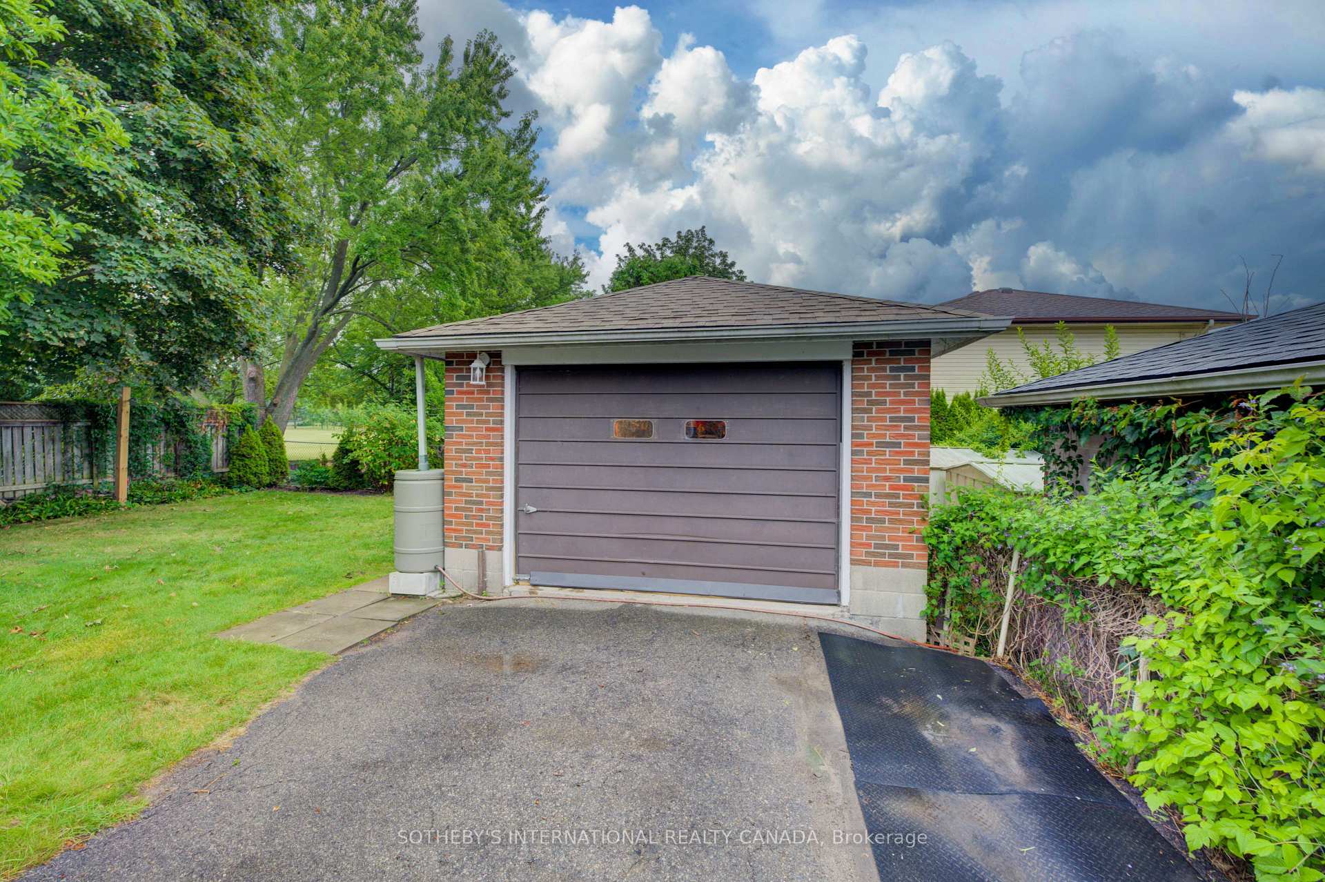 Photo 28 of 51 Ottawa Crescent W, Guelph, St. George's — HOMEH
