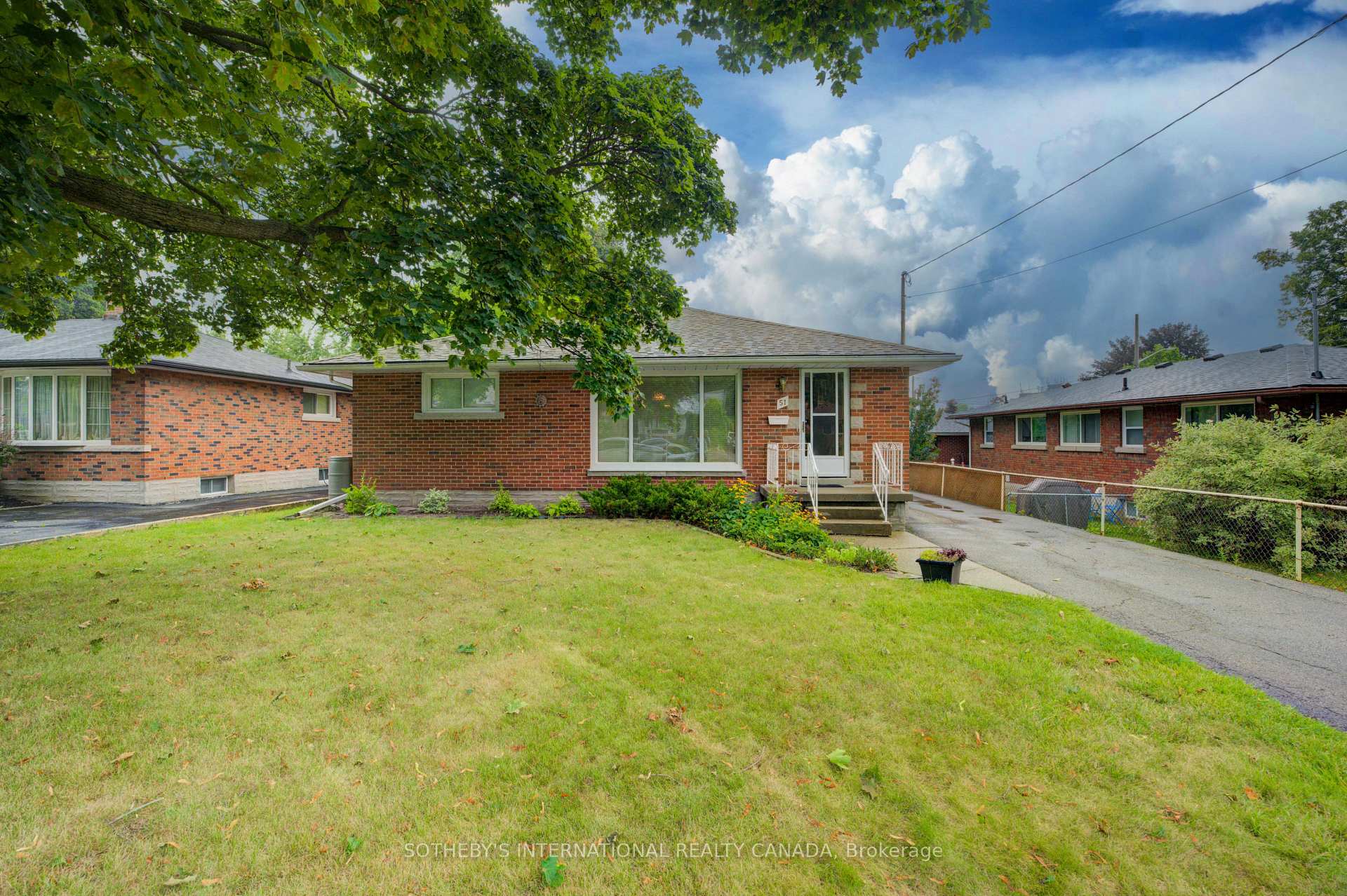 Photo 39 of 51 Ottawa Crescent W, Guelph, St. George's — HOMEH