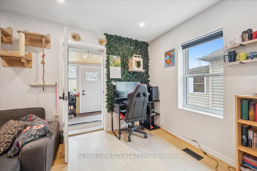 Photo 3 of 1355 Queenston Road, Cambridge — HOMEH
