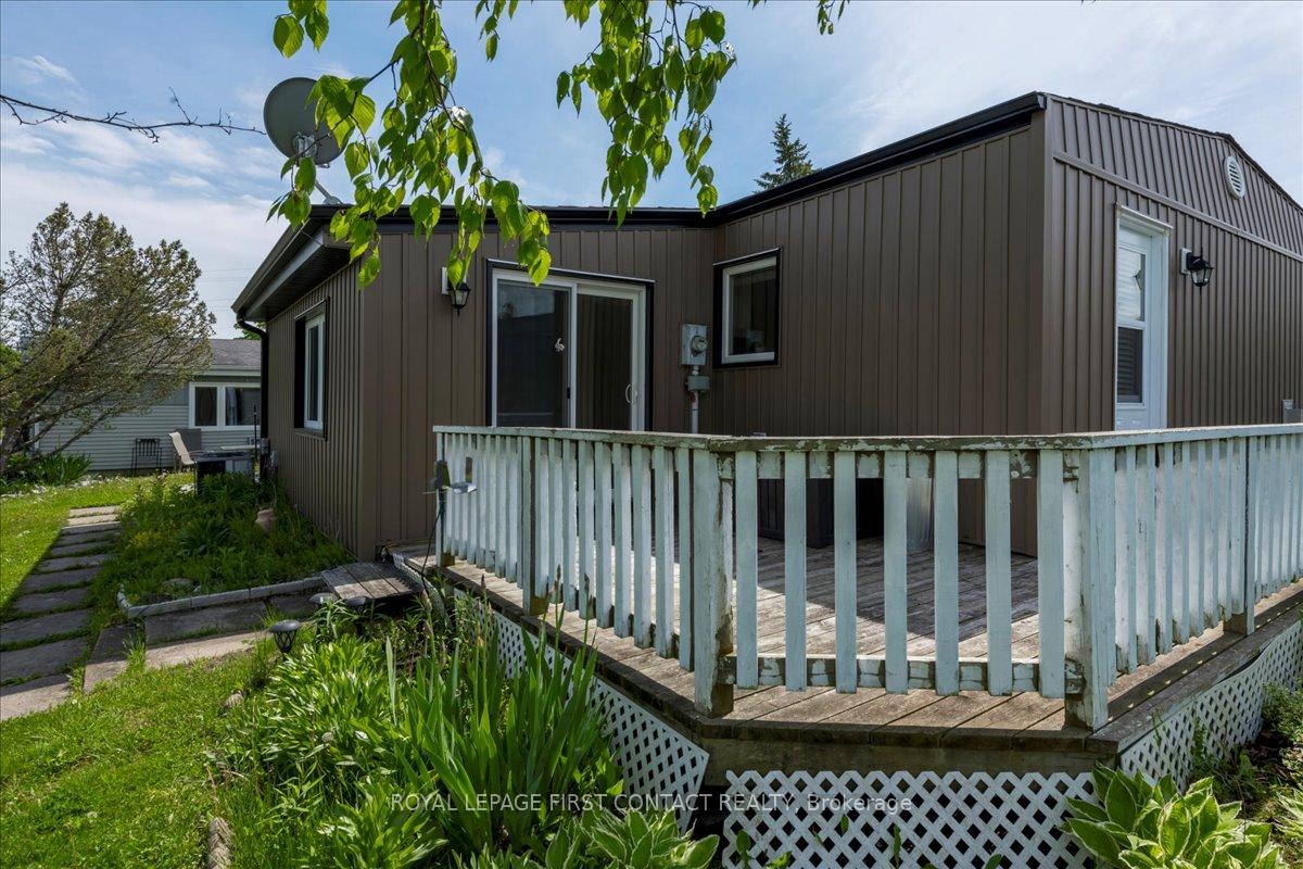 Photo 24 of 16 Hearts Content, Innisfil, Rural Innisfil — HOMEH