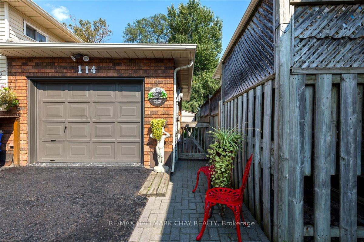 Photo 8 of 114 Chieftain Crescent, Barrie, Allandale Heights — HOMEH