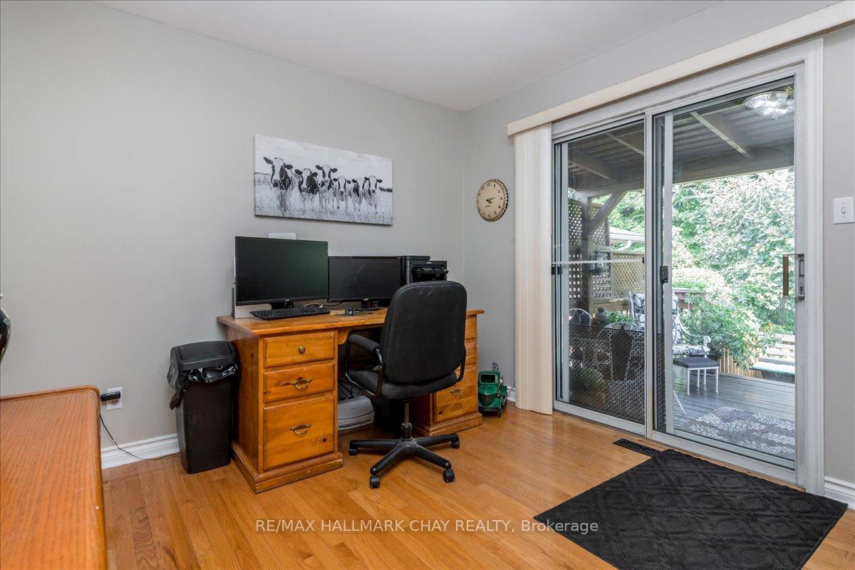 Photo 6 of 114 Chieftain Crescent, Barrie, Allandale Heights — HOMEH