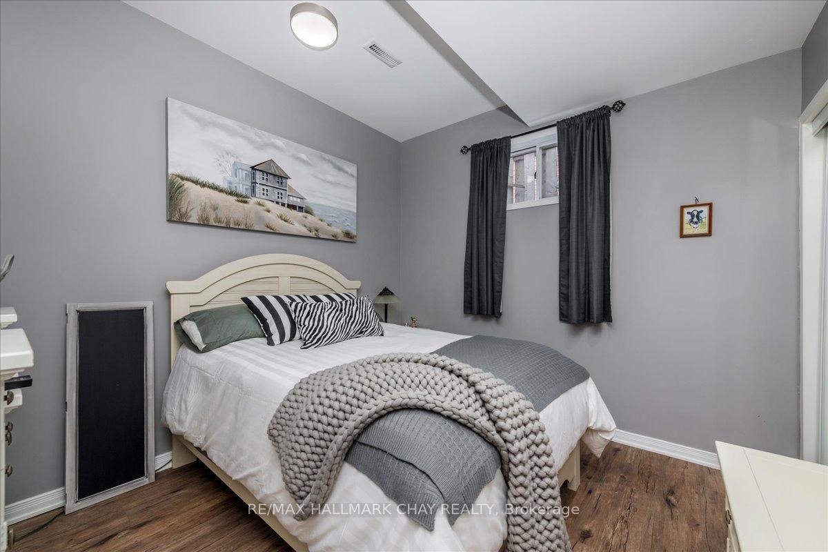 Photo 11 of 114 Chieftain Crescent, Barrie, Allandale Heights — HOMEH