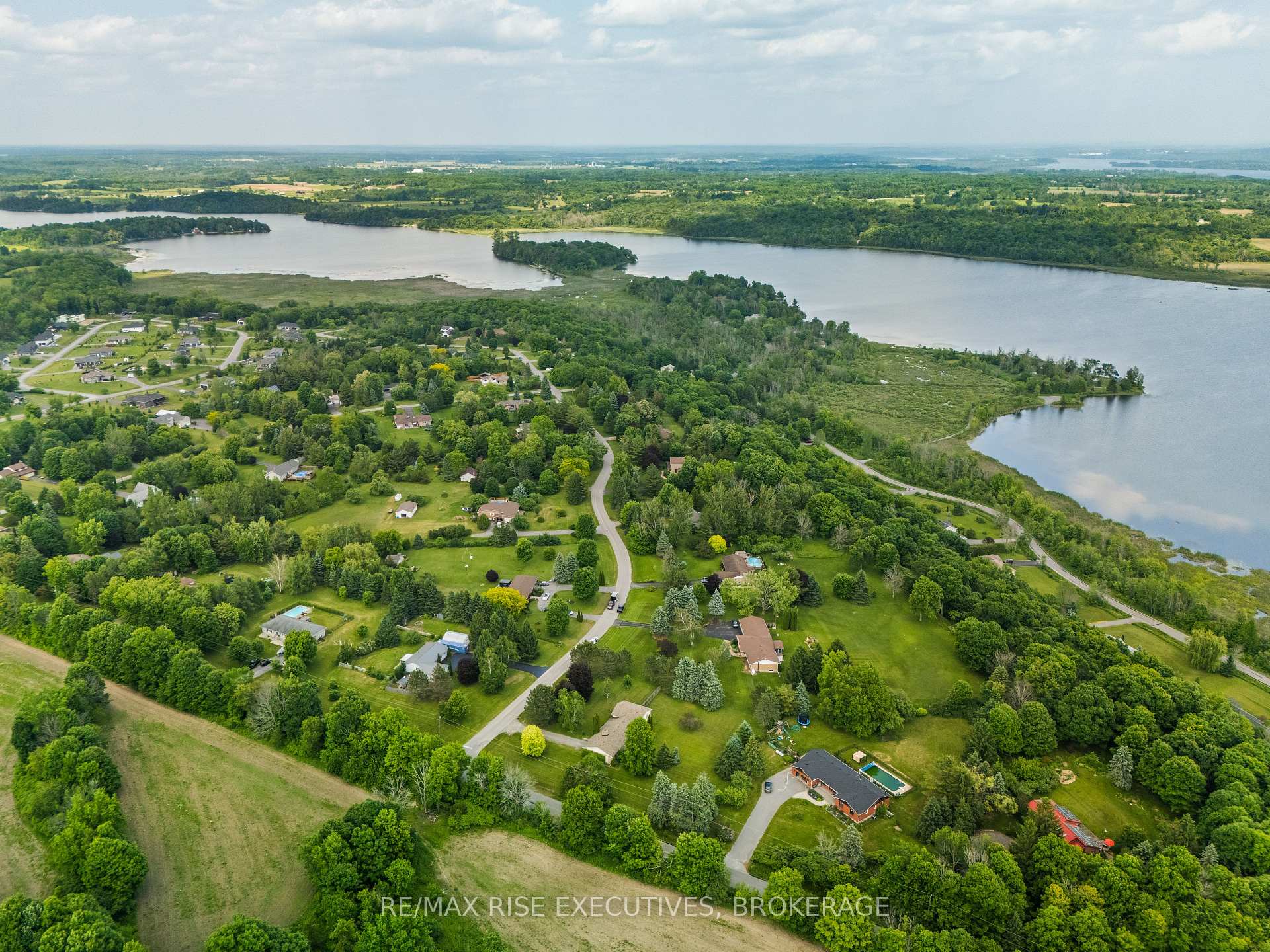 Photo 17 of 3810 Maple Crest Court, Frontenac, Frontenac South — HOMEH