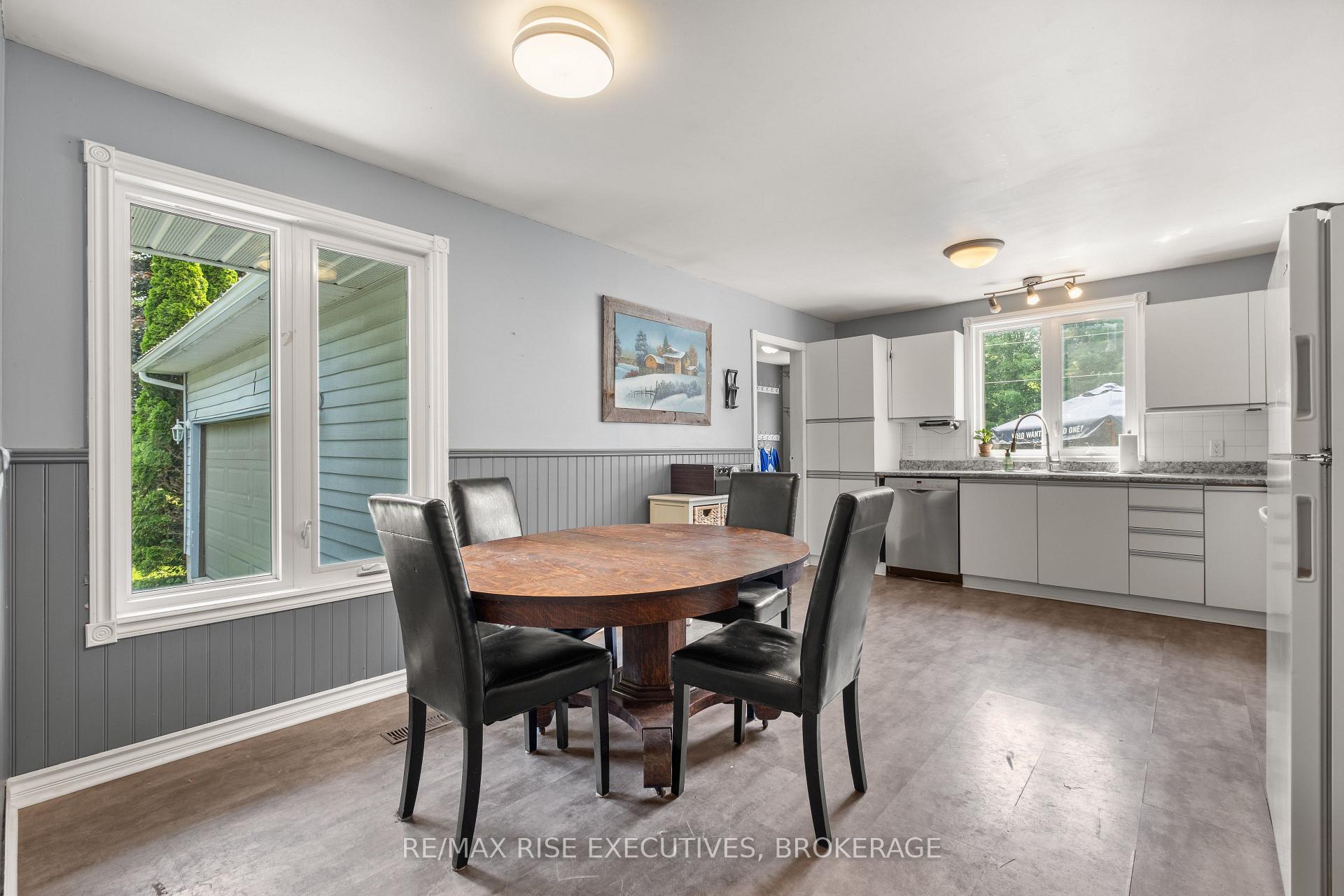 Photo 9 of 3810 Maple Crest Court, Frontenac, Frontenac South — HOMEH