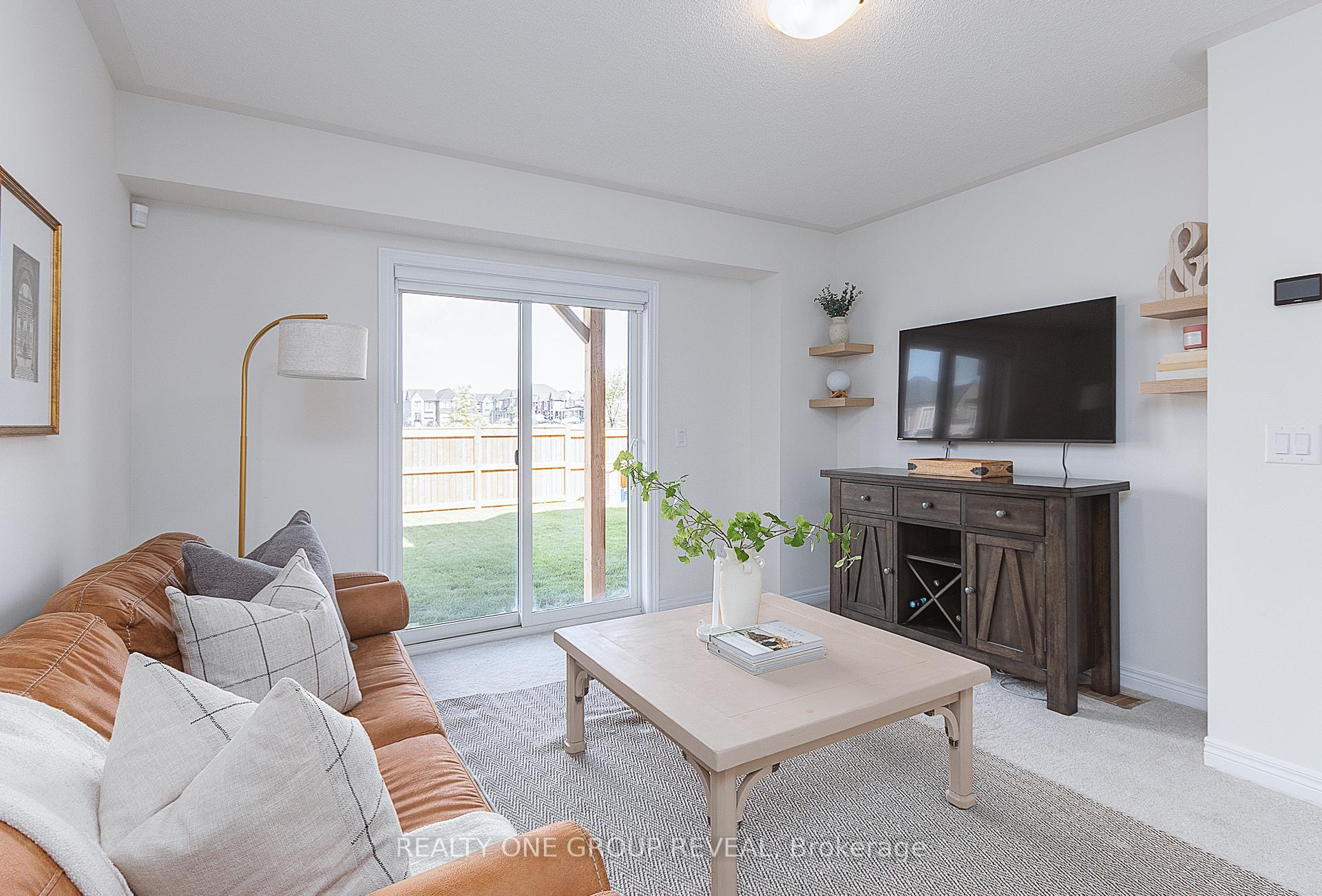 Photo 6 of 9 Morrison Crescent, Whitby, Rural Whitby — HOMEH