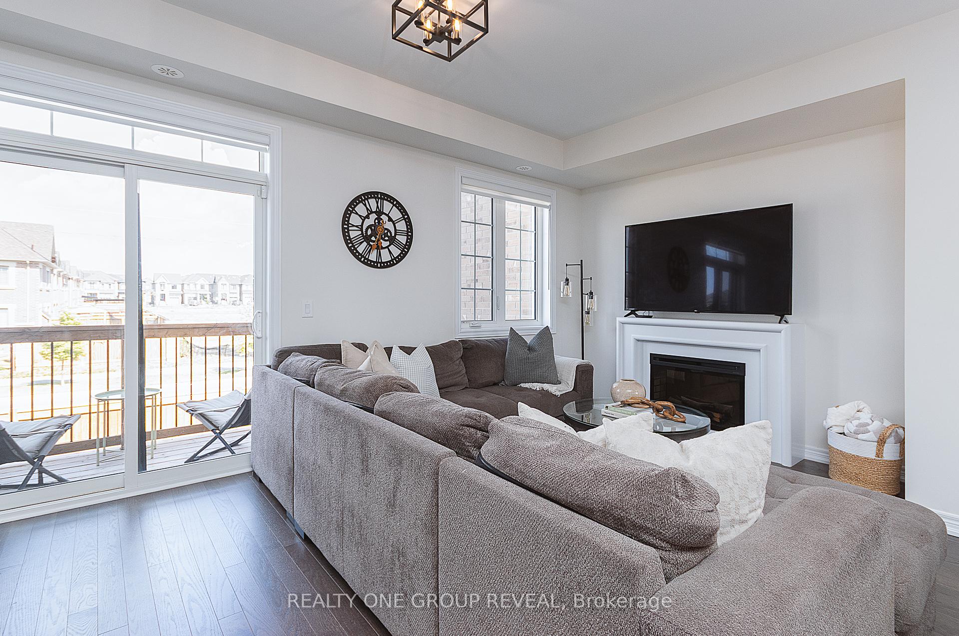 Photo 15 of 9 Morrison Crescent, Whitby, Rural Whitby — HOMEH