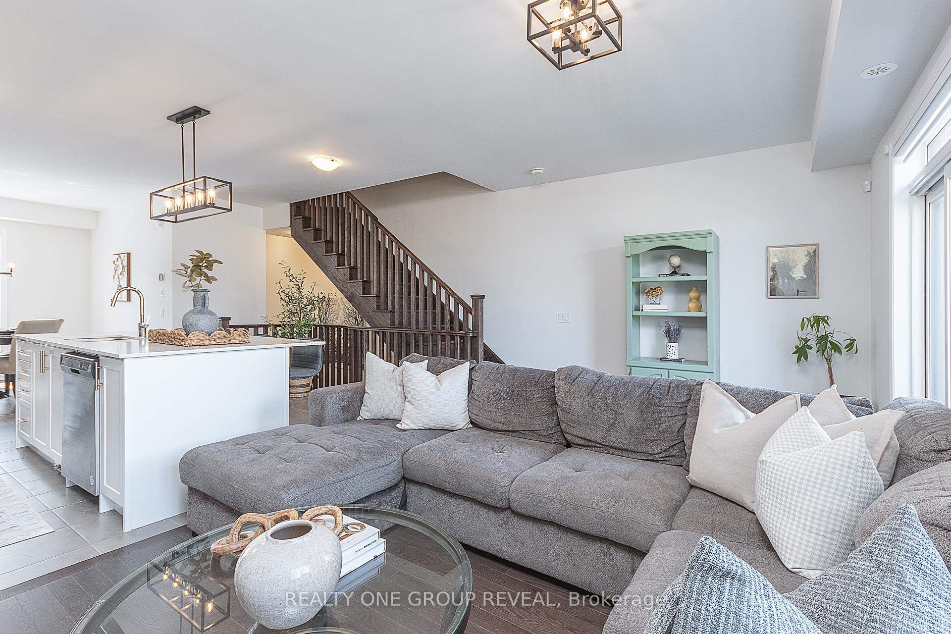 Photo 8 of 9 Morrison Crescent, Whitby, Rural Whitby — HOMEH