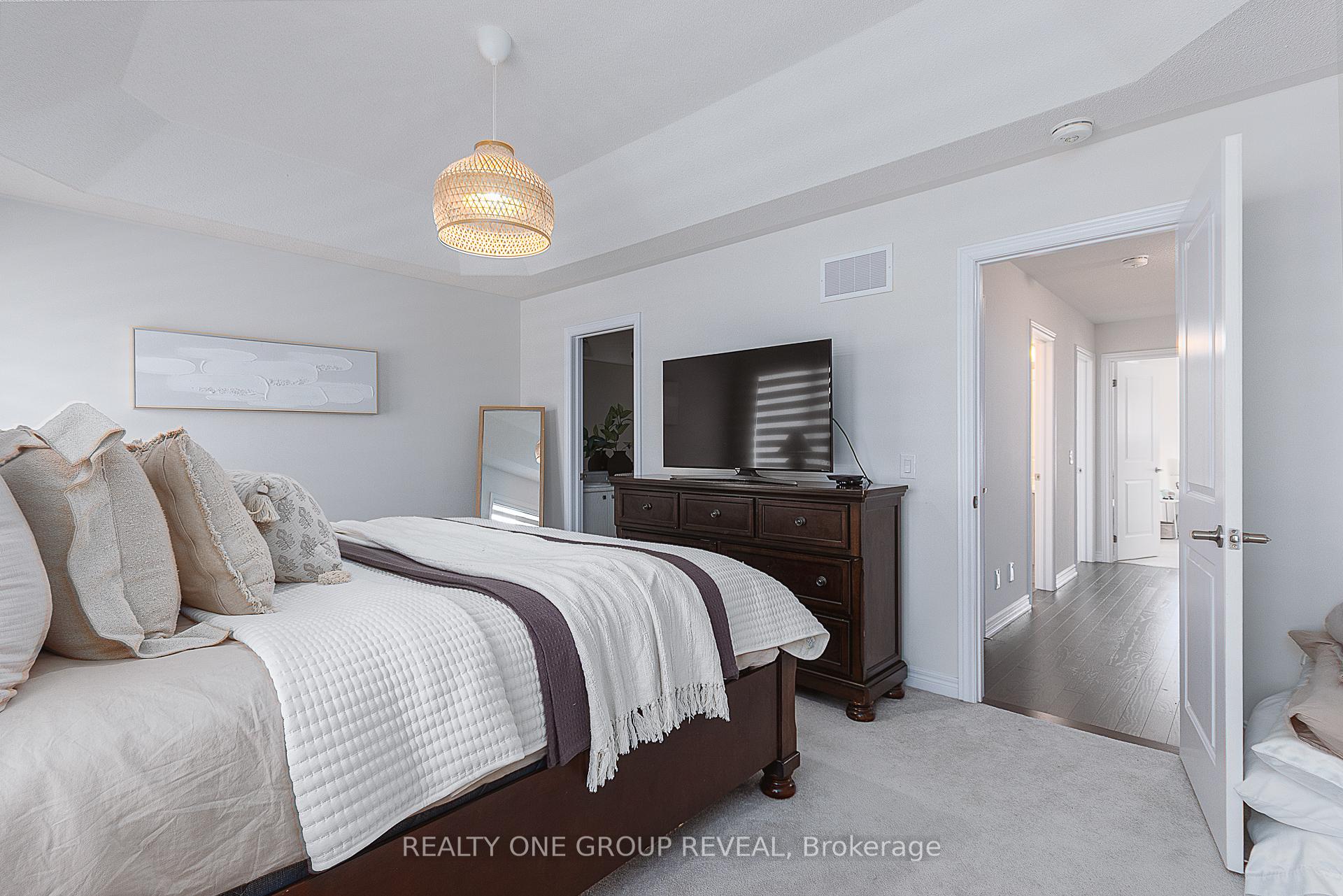 Photo 16 of 9 Morrison Crescent, Whitby, Rural Whitby — HOMEH